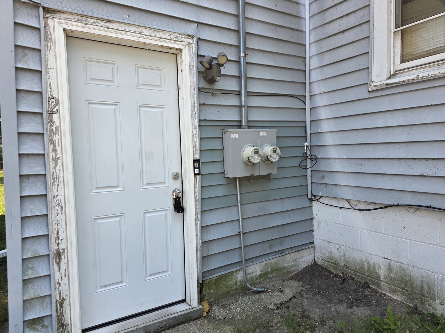 1801 Victoria Avenue 2 Property Photo 2