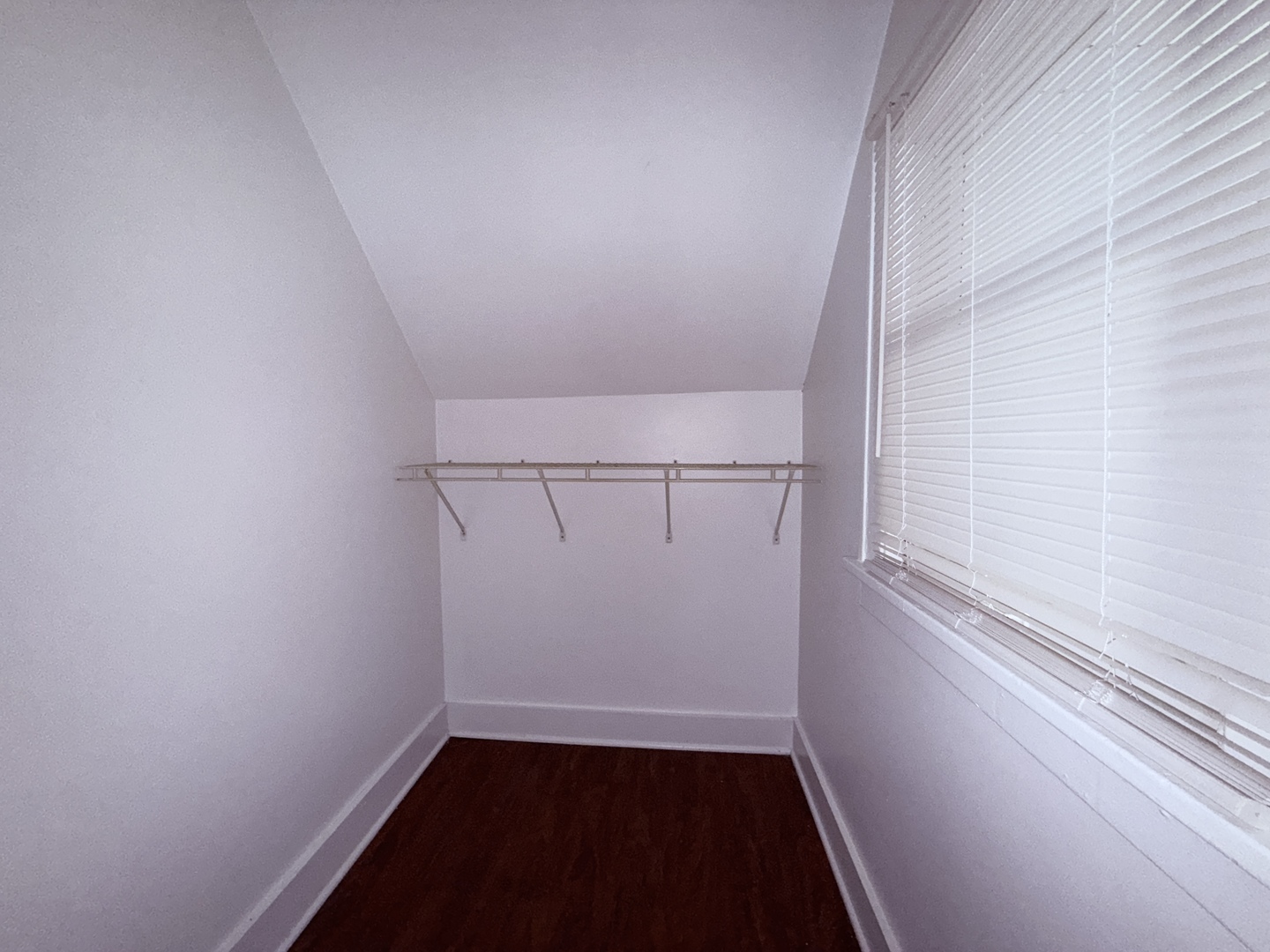 1801 Victoria Avenue 2 Property Photo 7