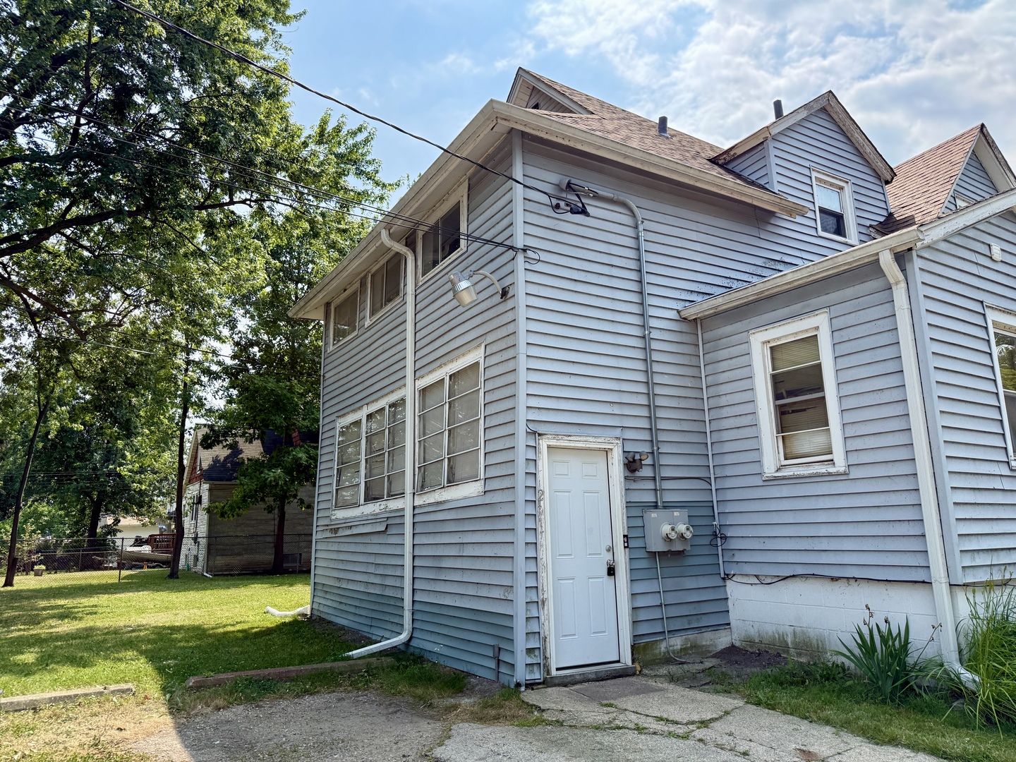 1801 Victoria Avenue 2 Property Photo 12