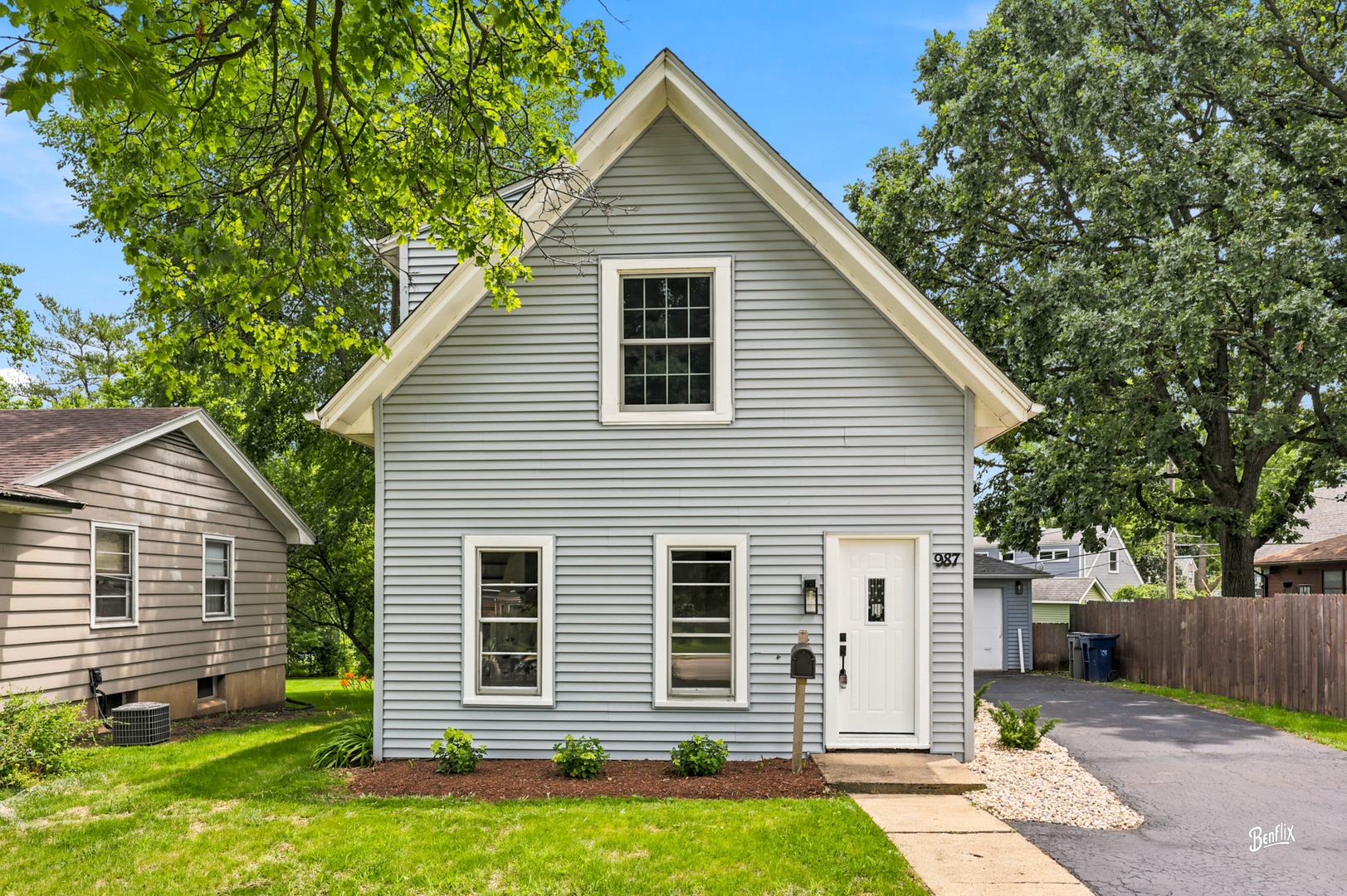987 South Street Property Photo 1