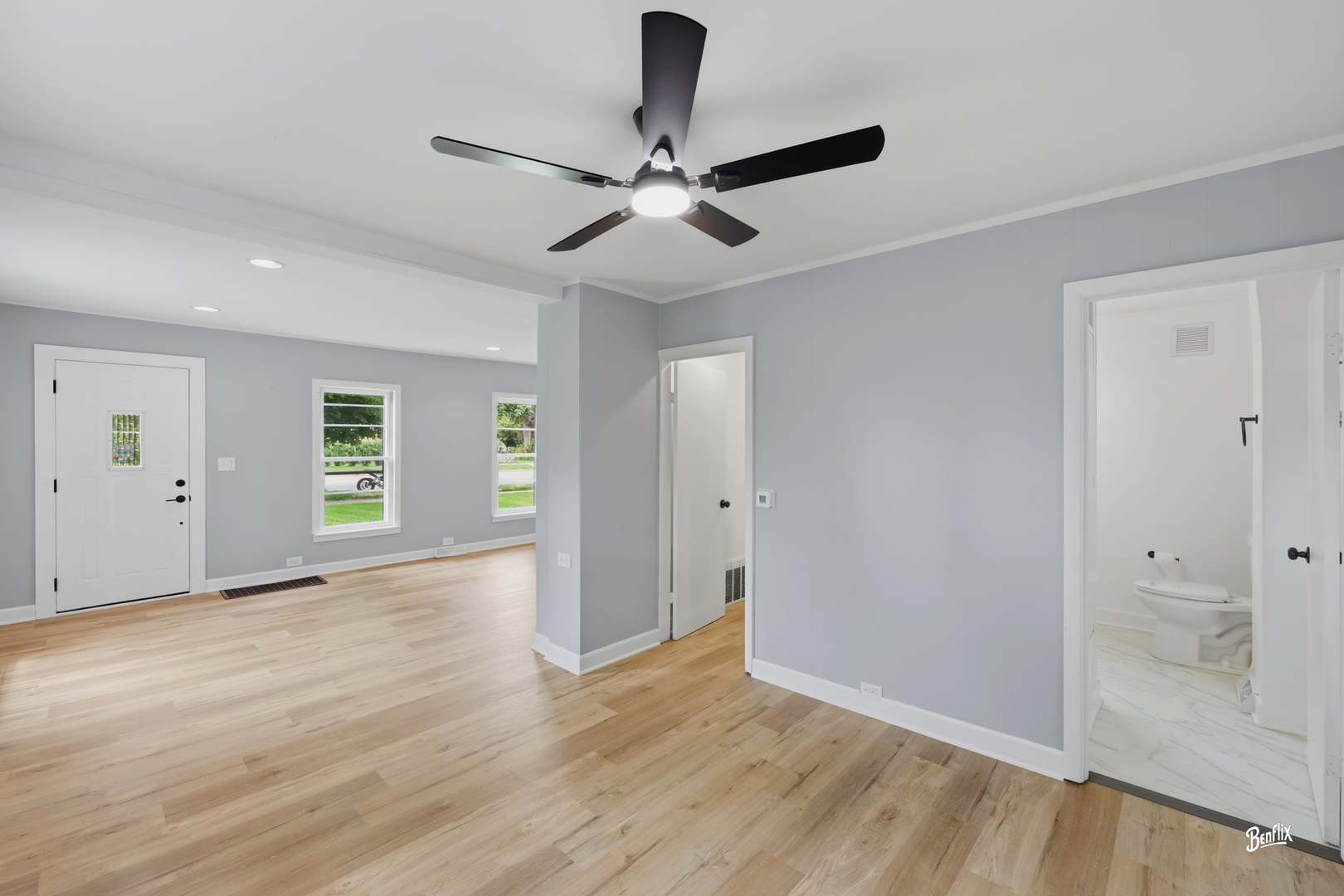 987 South Street Property Photo 6