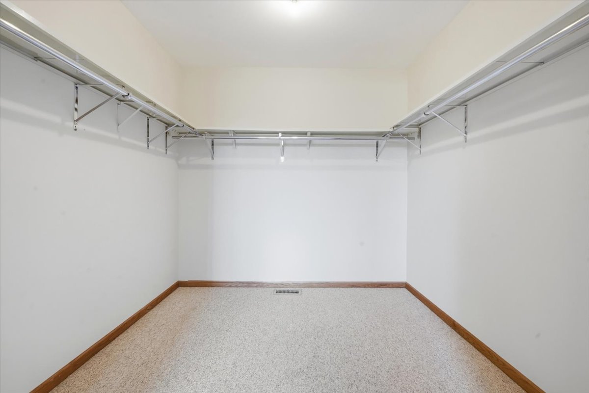 600 Bridgeport Place 36b Property Photo 9