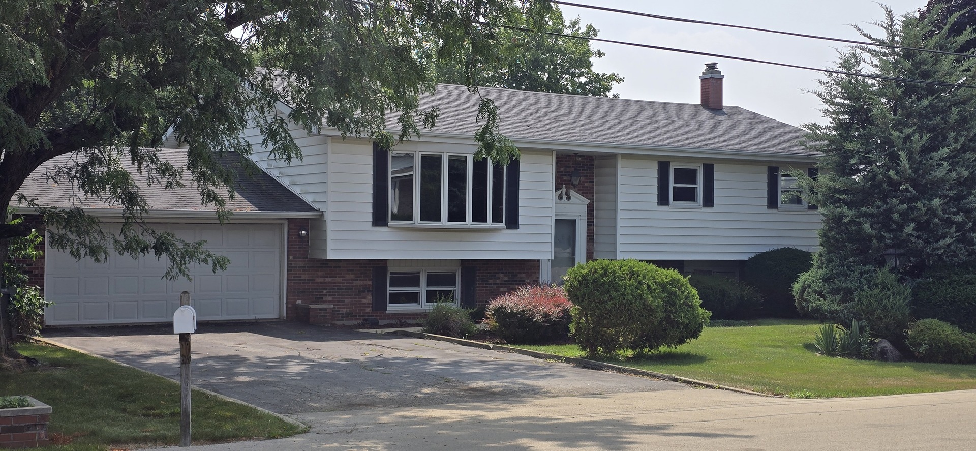 12135 Hillcrest Drive Property Photo 1