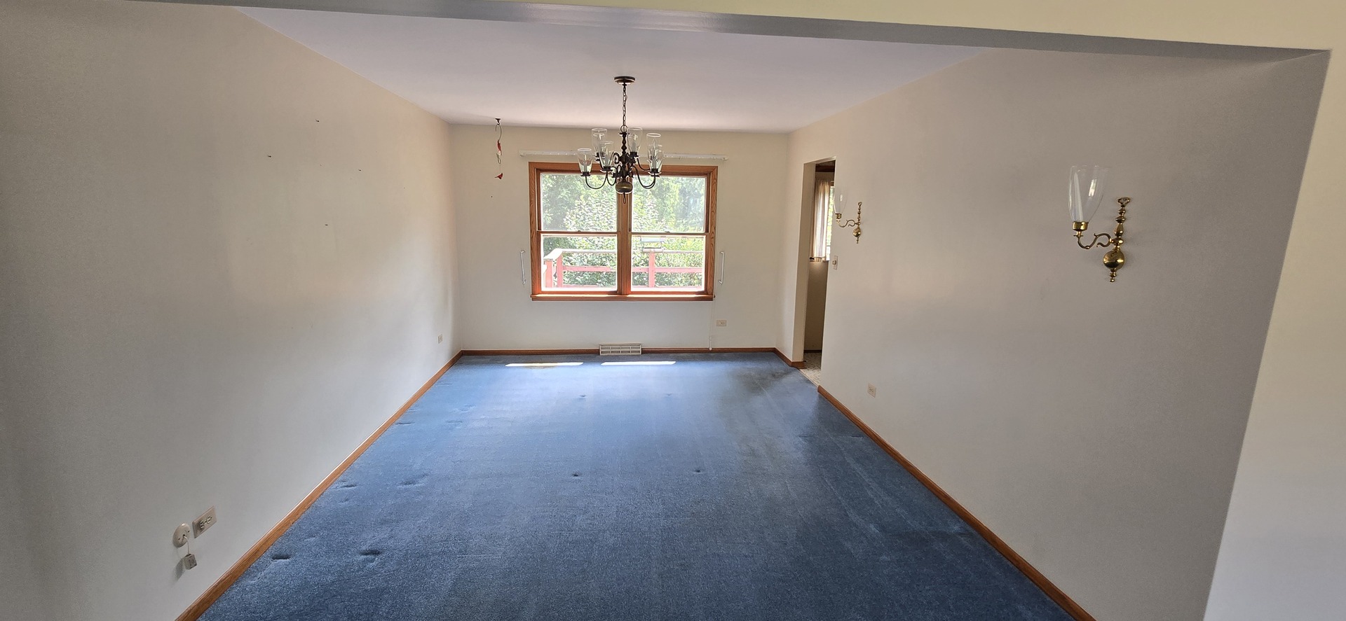 12135 Hillcrest Drive Property Photo 8