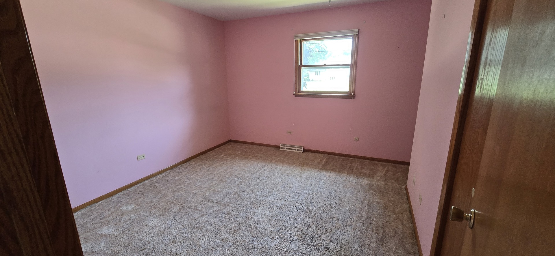 12135 Hillcrest Drive Property Photo 9