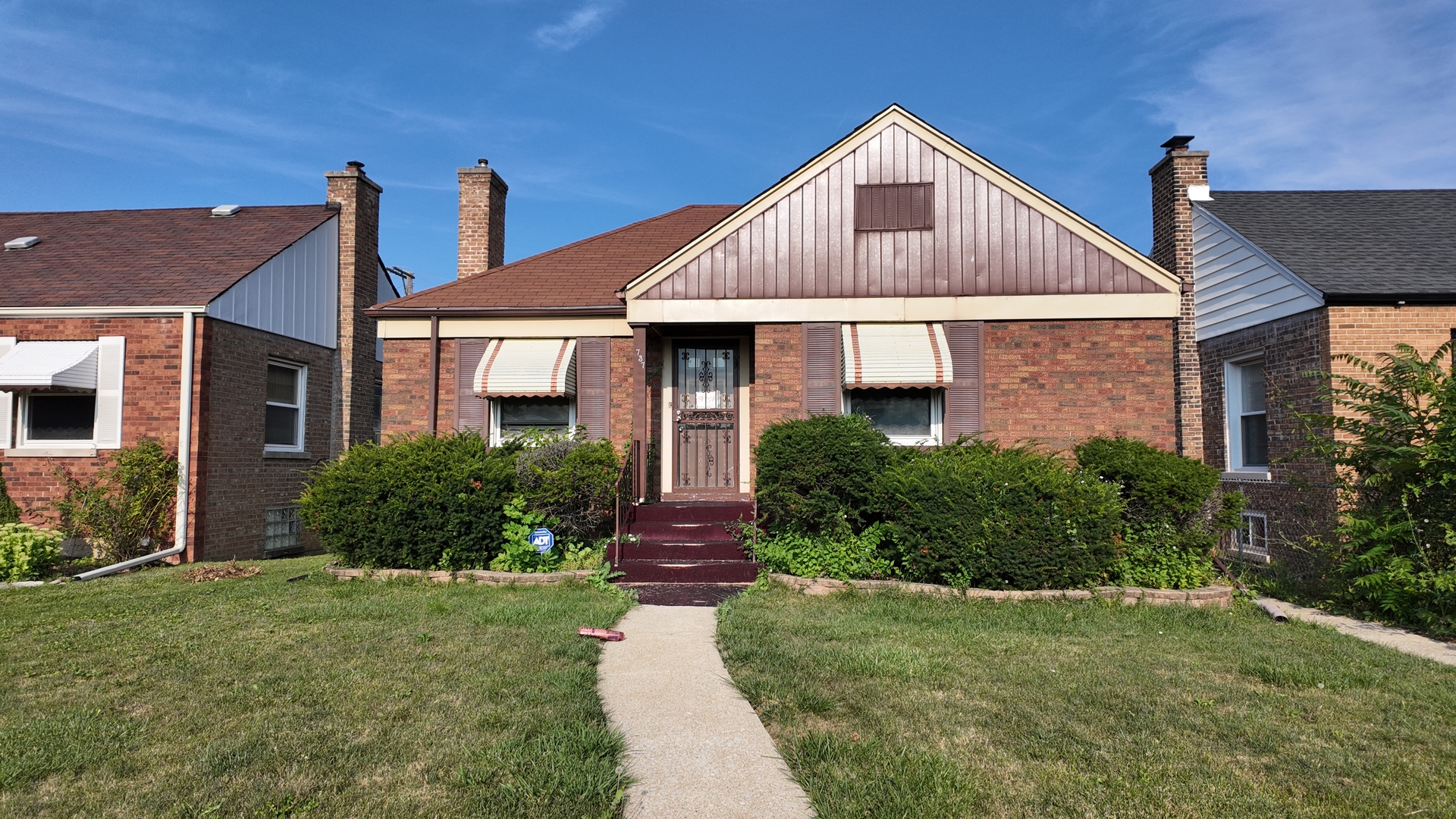9737 S Emerald Avenue Property Photo 1