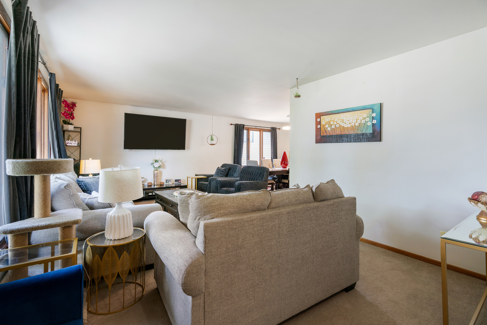 11033 Parkside Avenue Property Photo 3