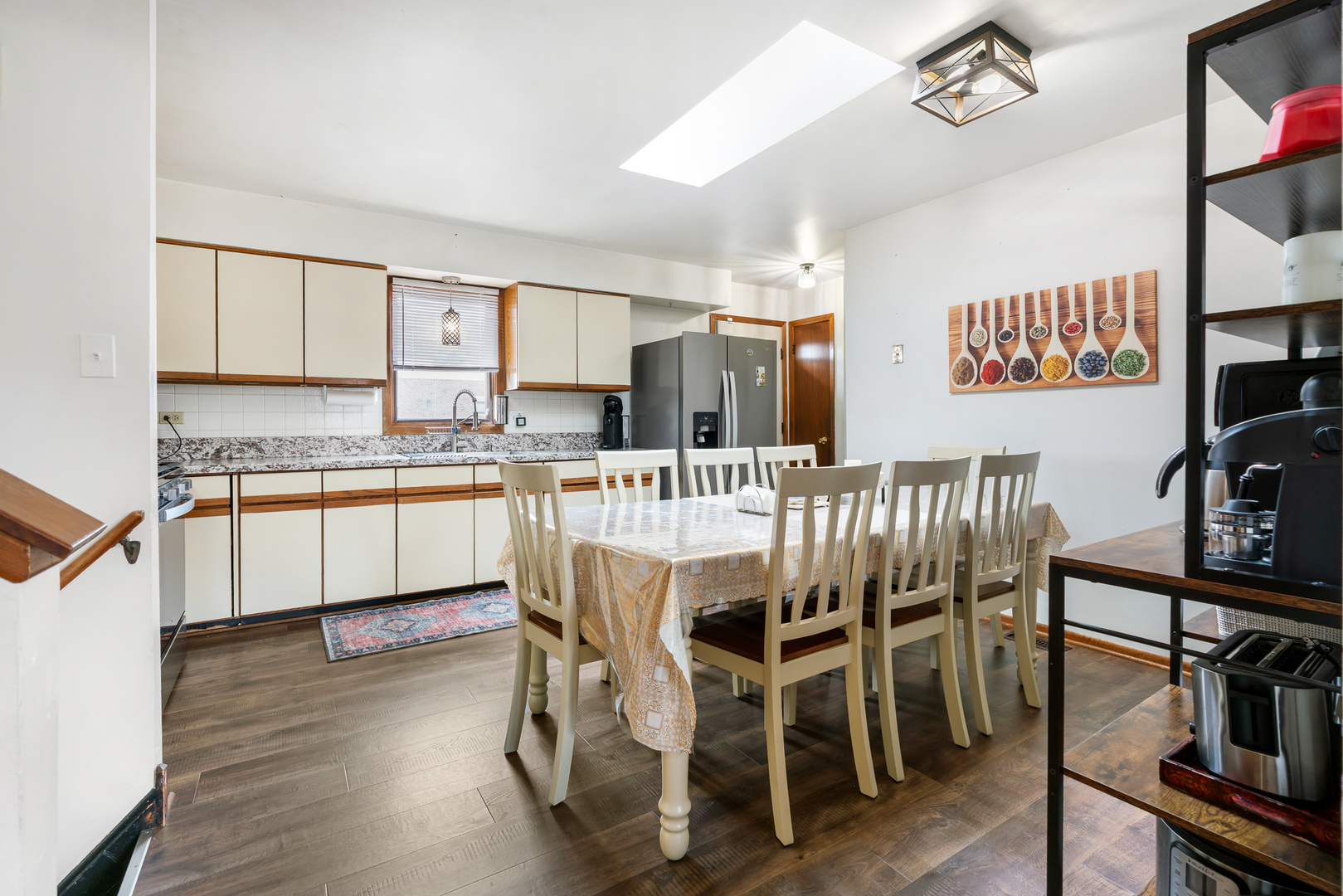 11033 Parkside Avenue Property Photo 12
