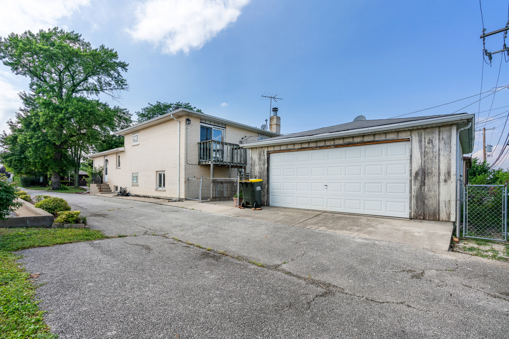 11033 Parkside Avenue Property Photo 32