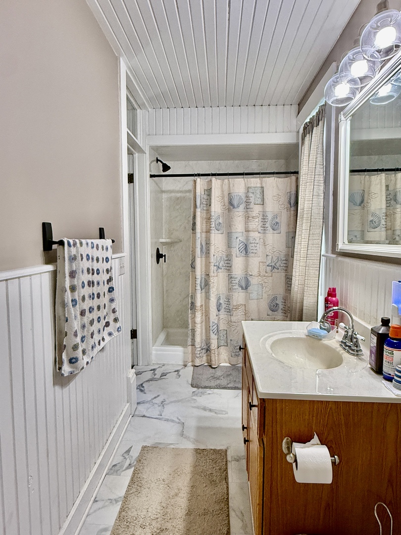 208 E 8th Street Property Photo 6