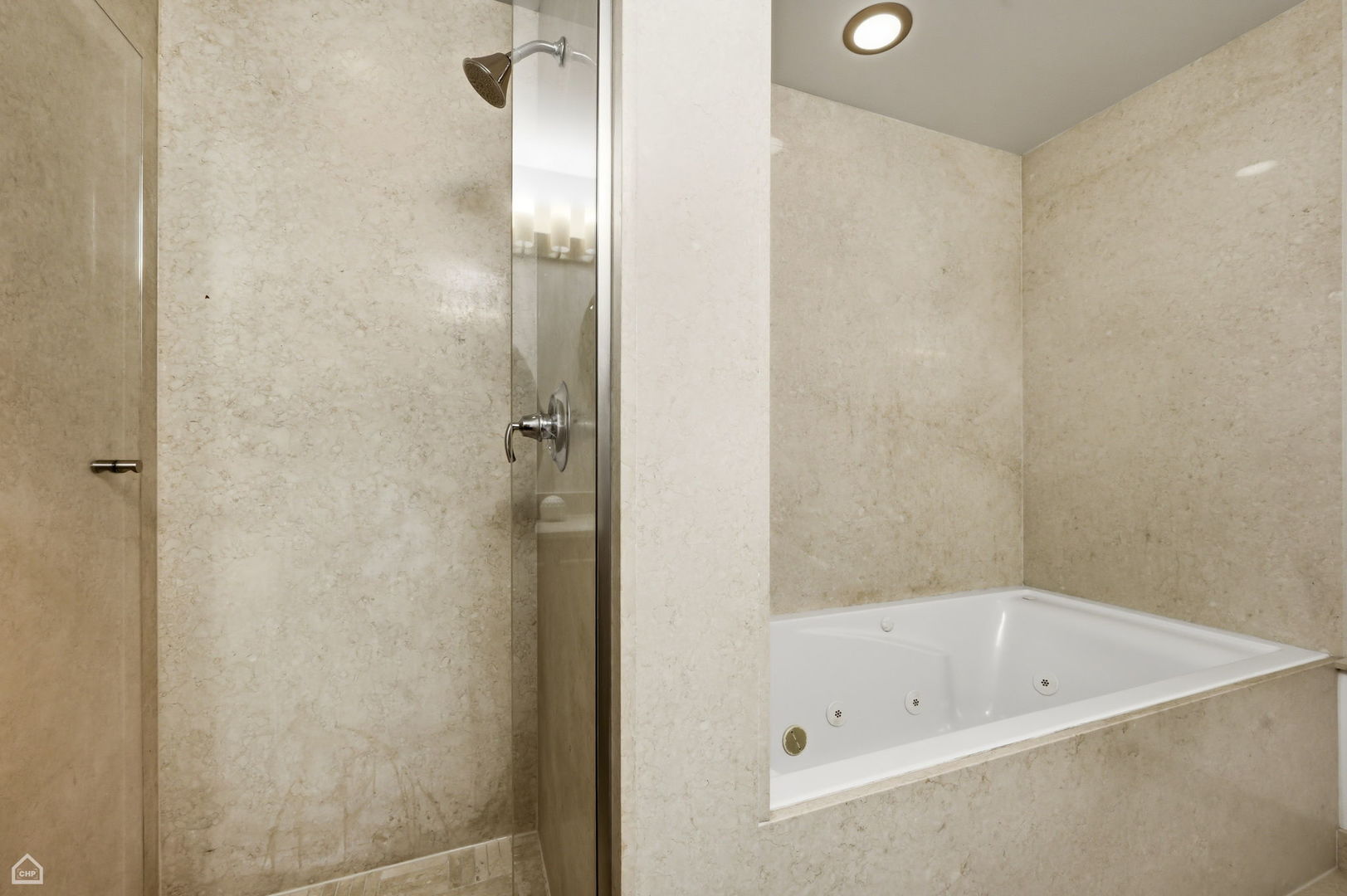 2545 S Dearborn Street 702 Property Photo 21