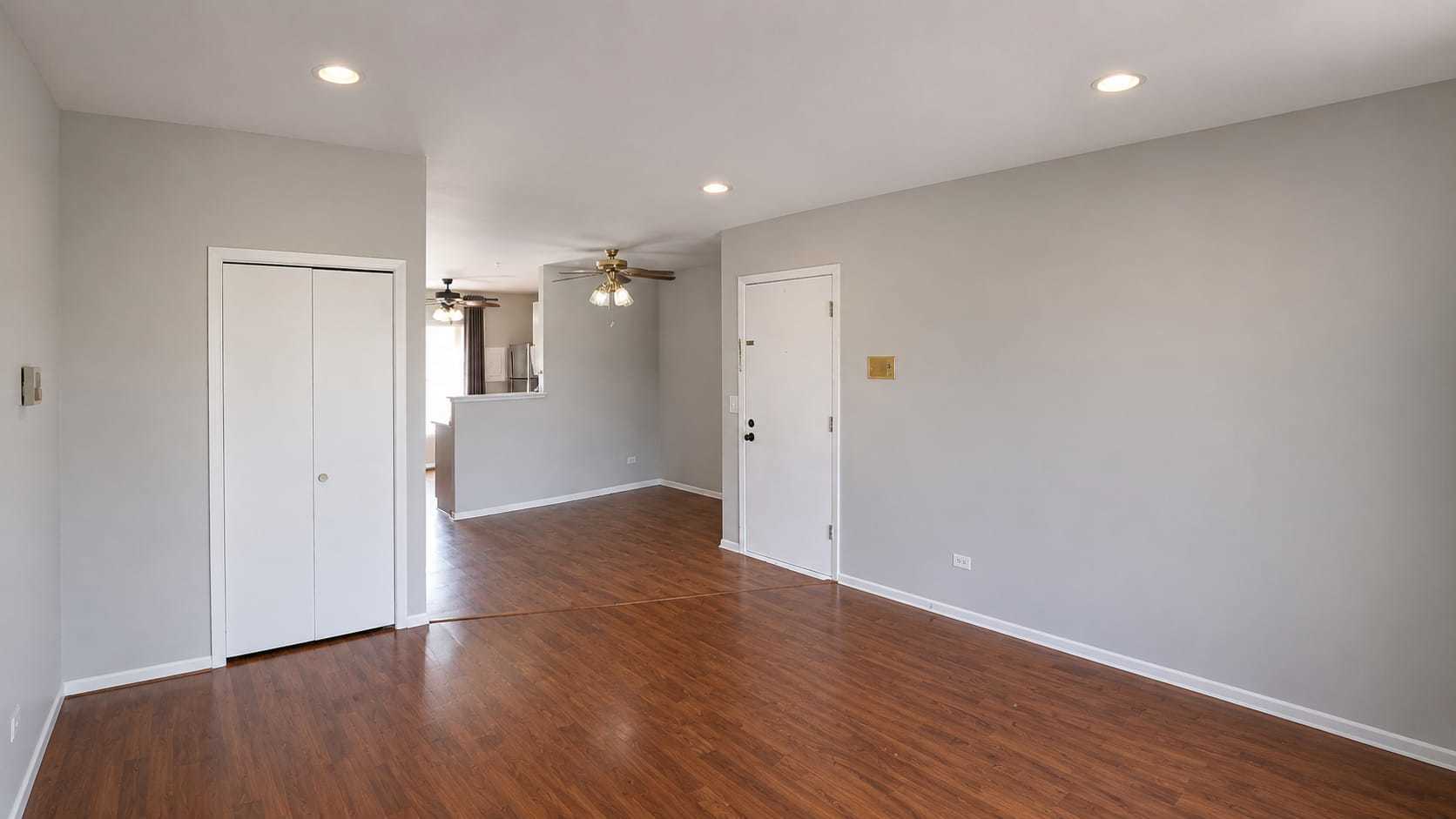 182 S Waters Edge Drive 301 Property Photo 3
