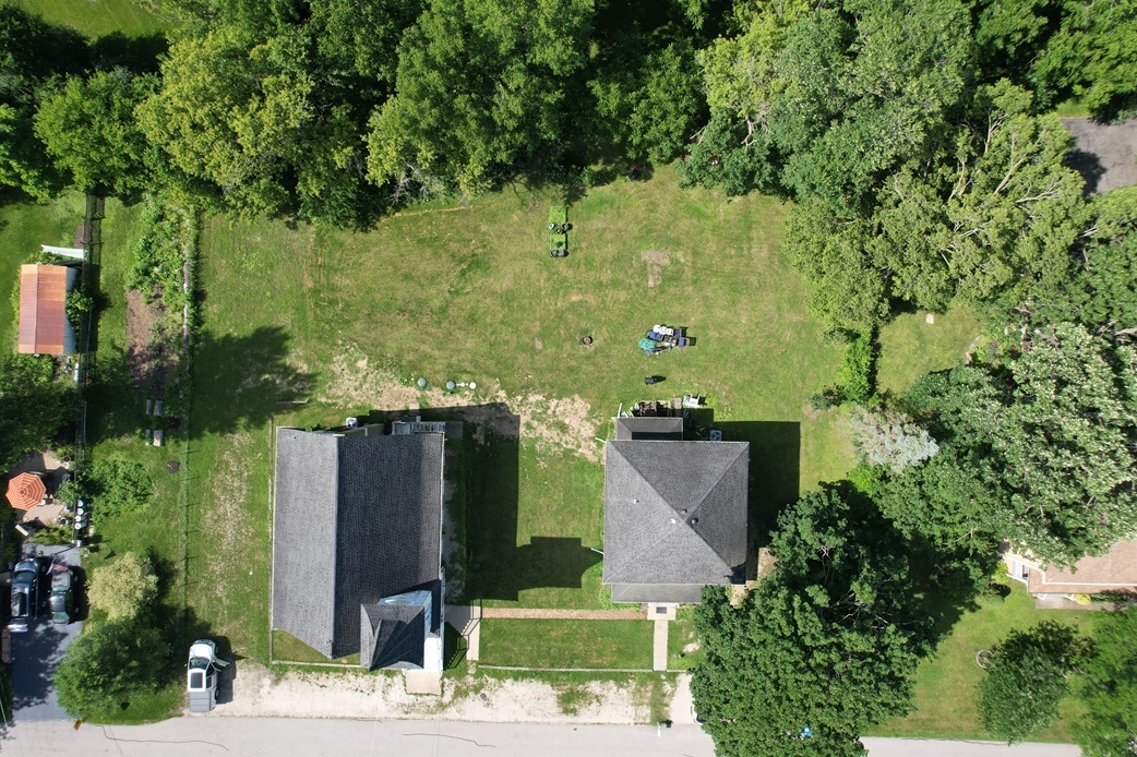16648 Easton Avenue Property Photo 2