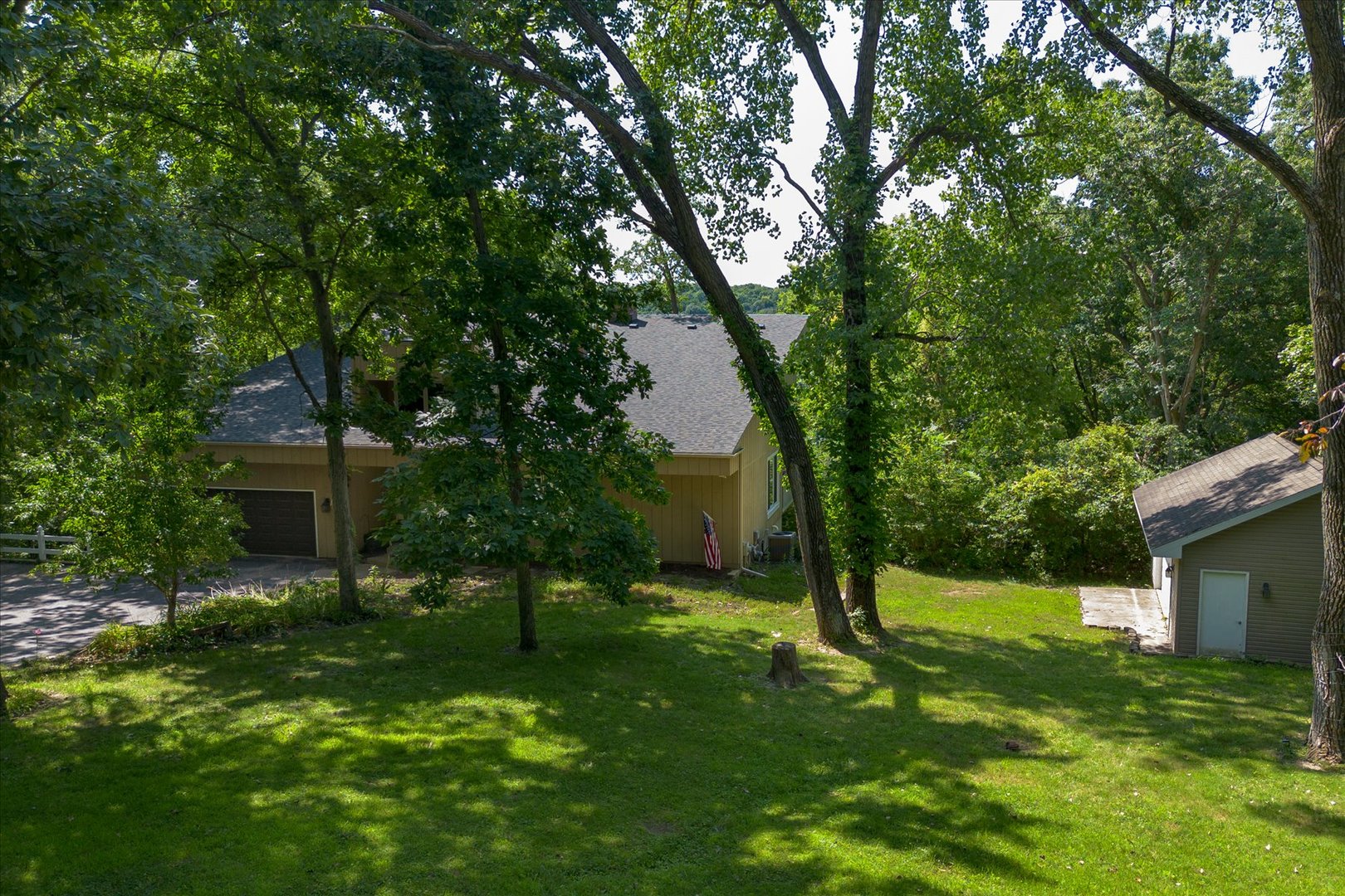 605 Sherwood Glen Property Photo 5