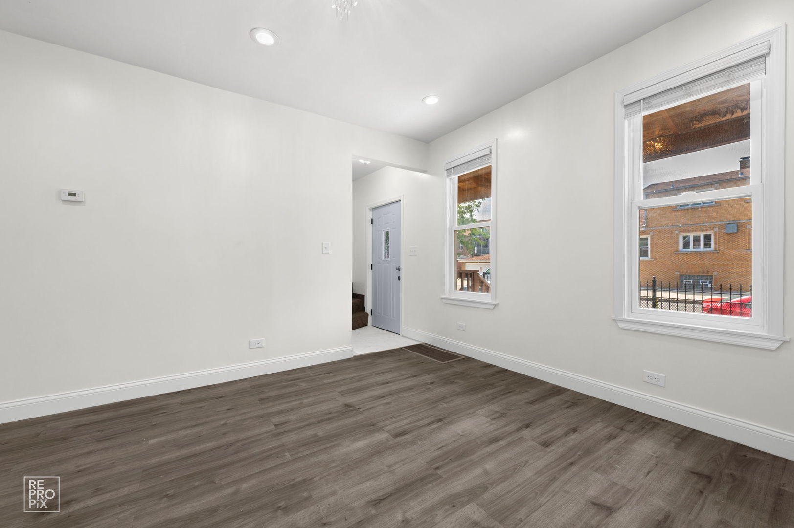 2237 S Oakley Avenue Property Photo 19