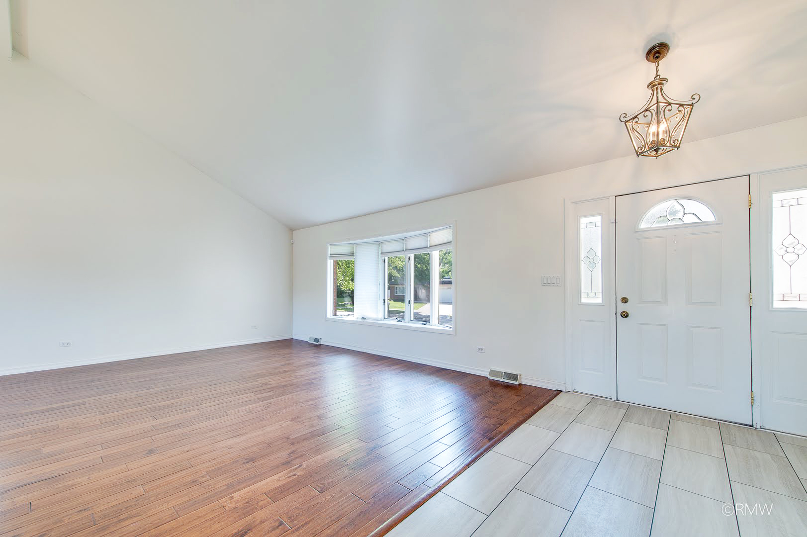 1233 N Hickory Trail Property Photo 8