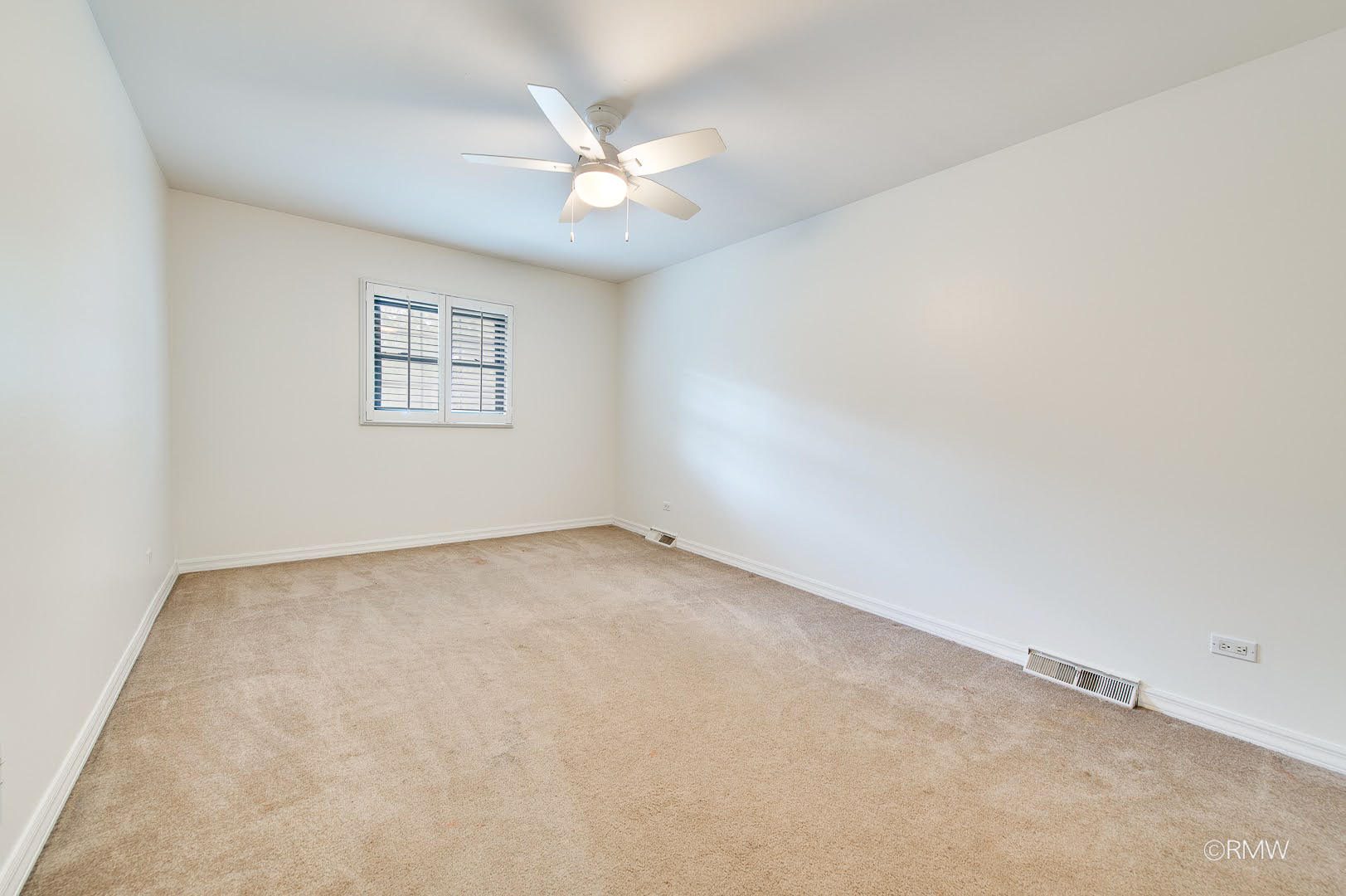 1233 N Hickory Trail Property Photo 22