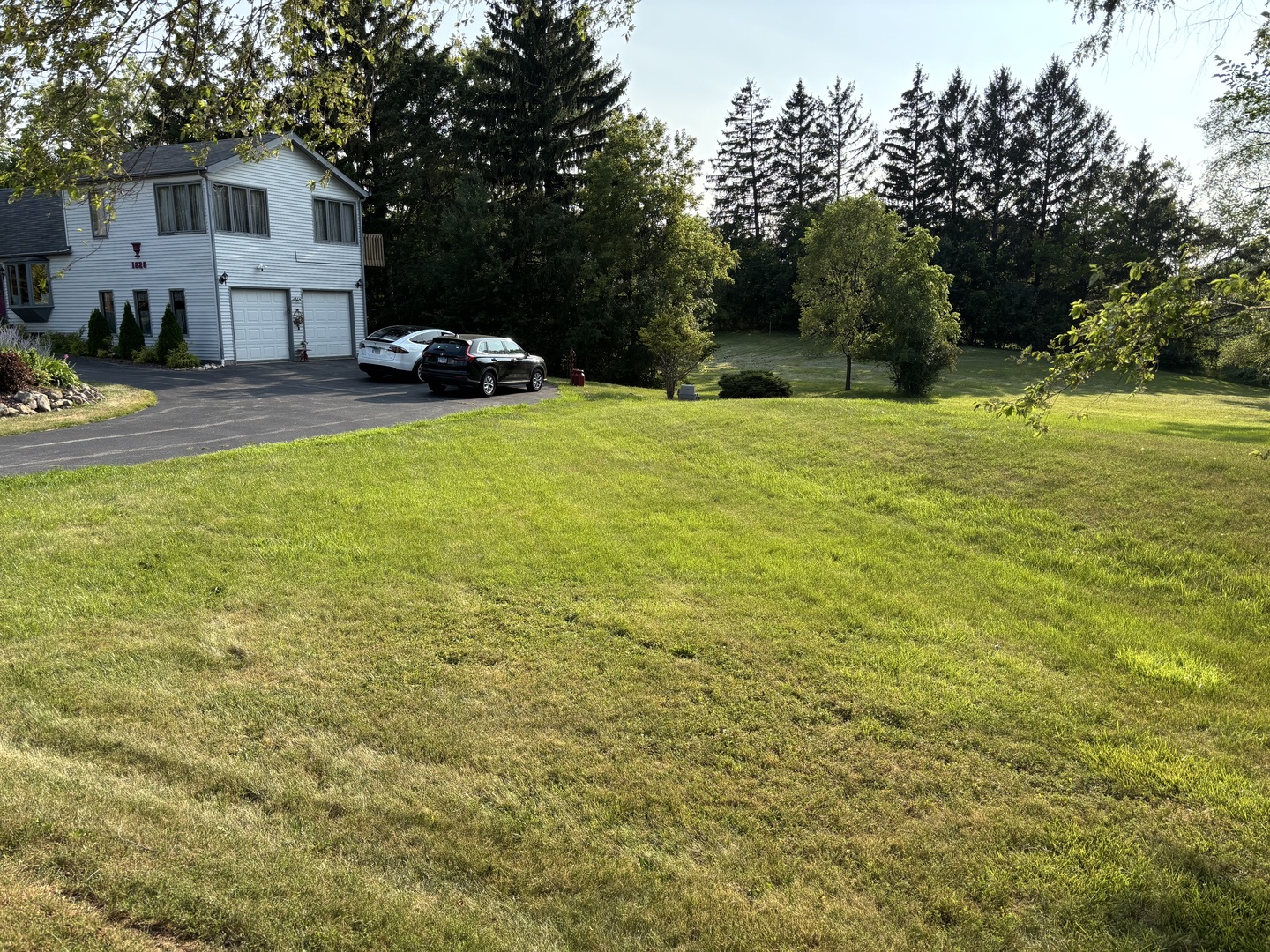 1828 N Orchard Lane Property Photo 2