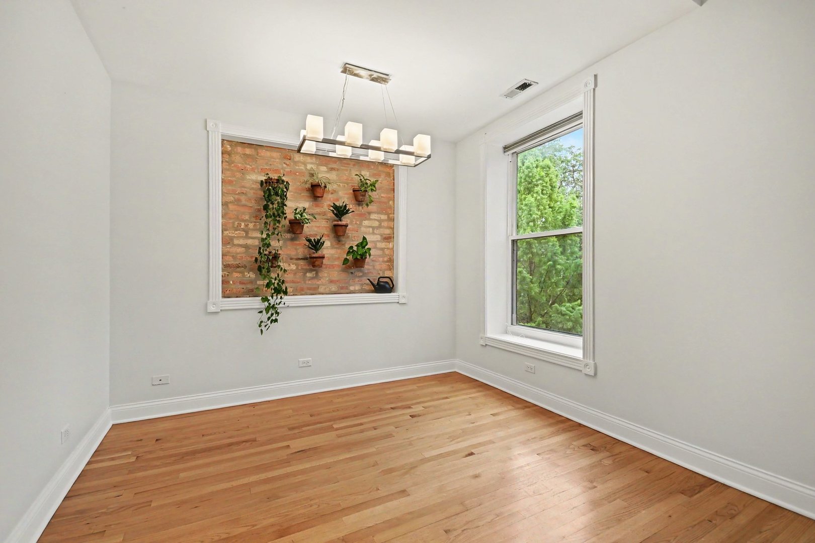 5210 N Winthrop Avenue 2 Property Photo 5