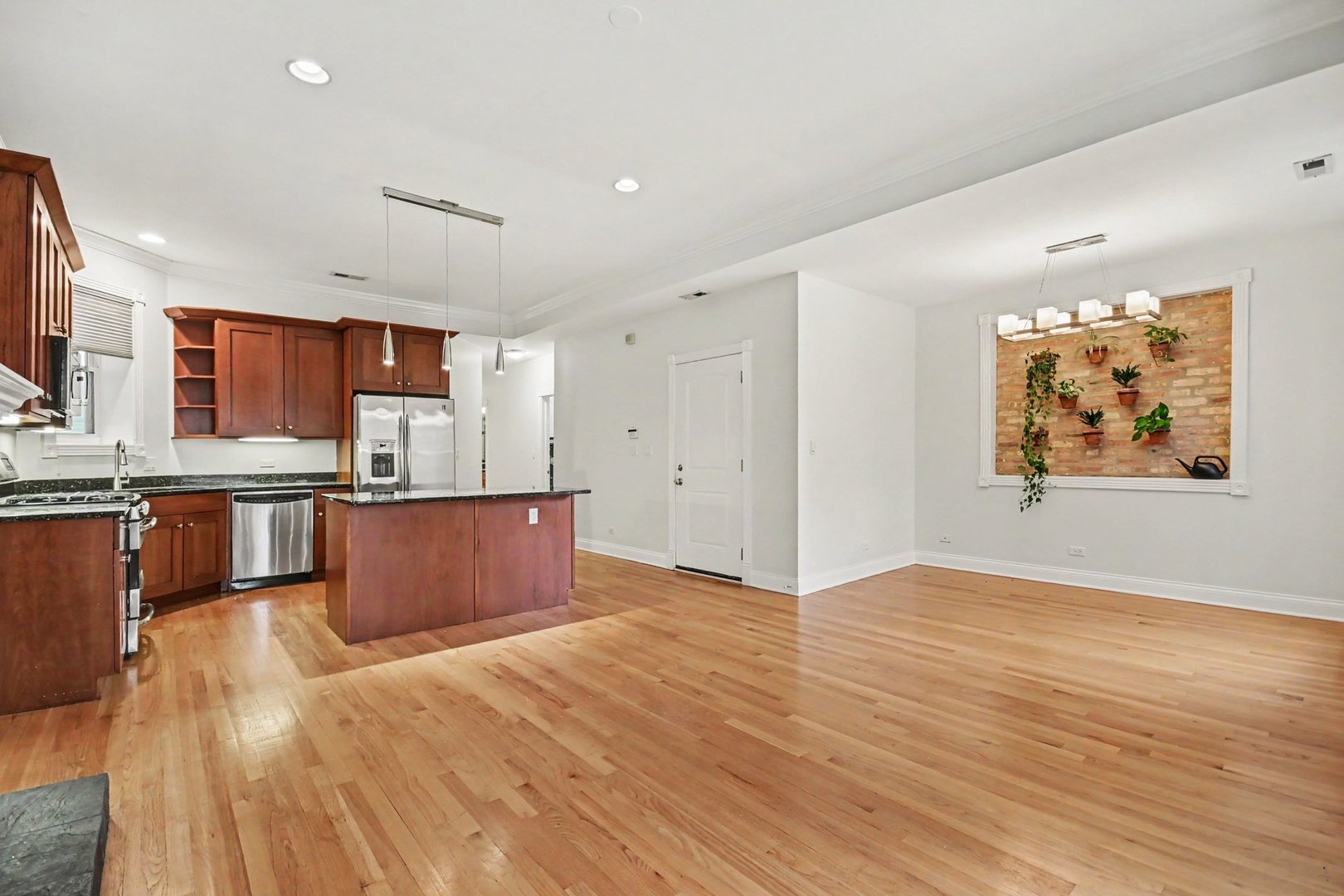 5210 N Winthrop Avenue 2 Property Photo 7