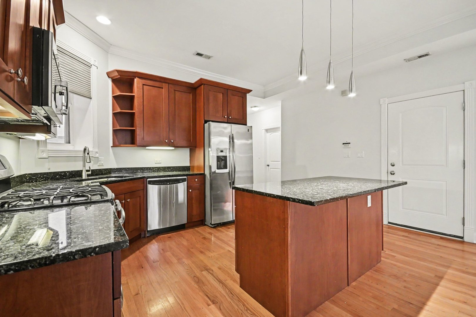 5210 N Winthrop Avenue 2 Property Photo 8