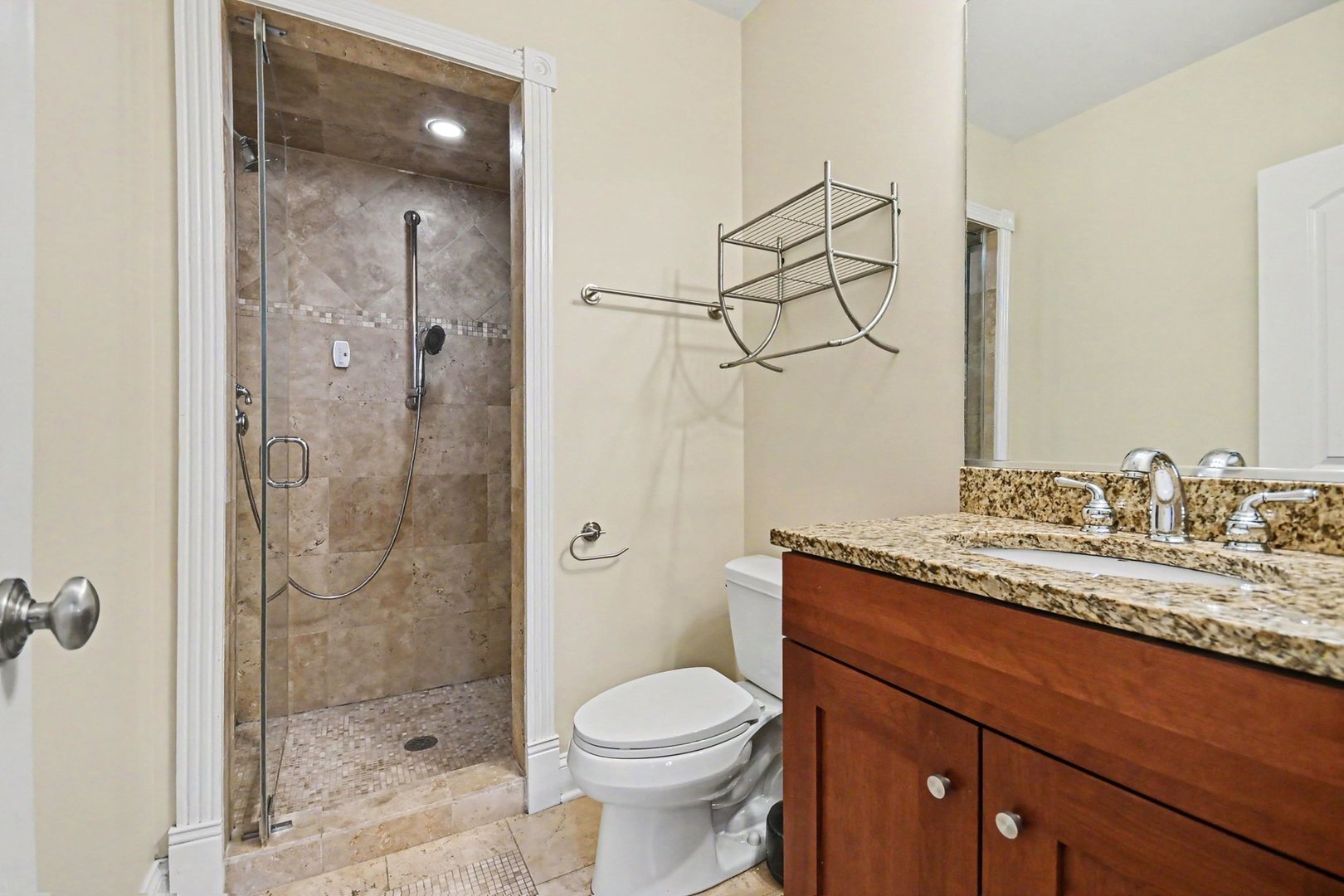 5210 N Winthrop Avenue 2 Property Photo 12