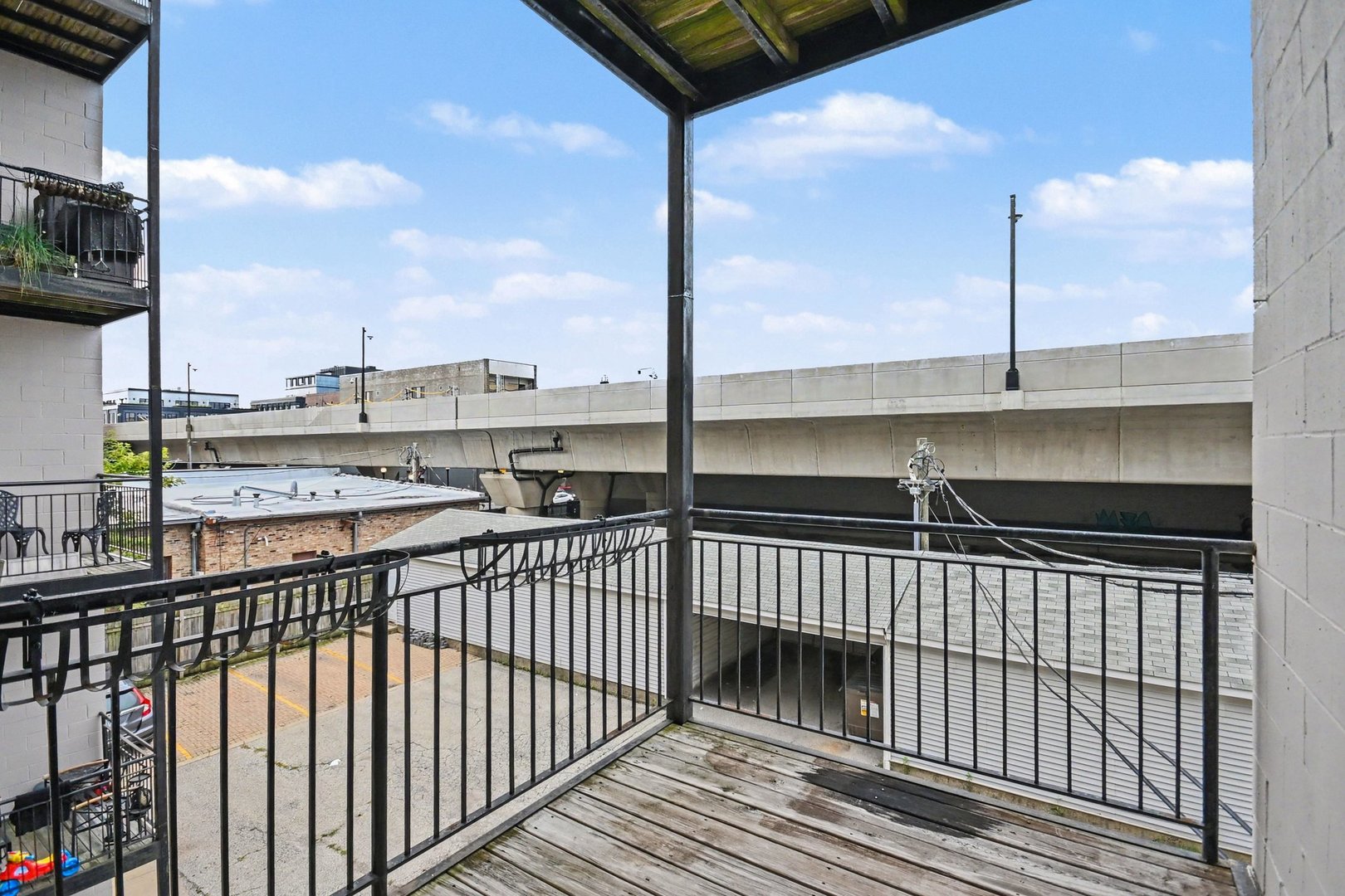 5210 N Winthrop Avenue 2 Property Photo 16
