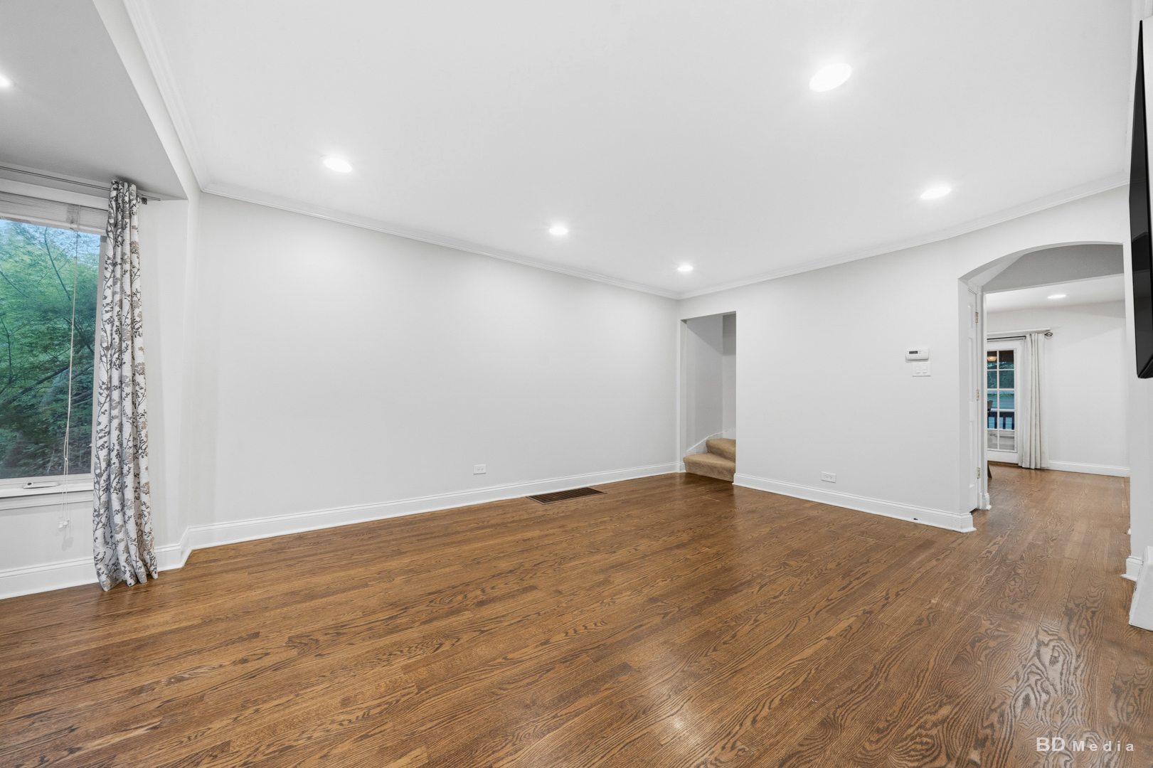 10444 S Troy Street Property Photo 6