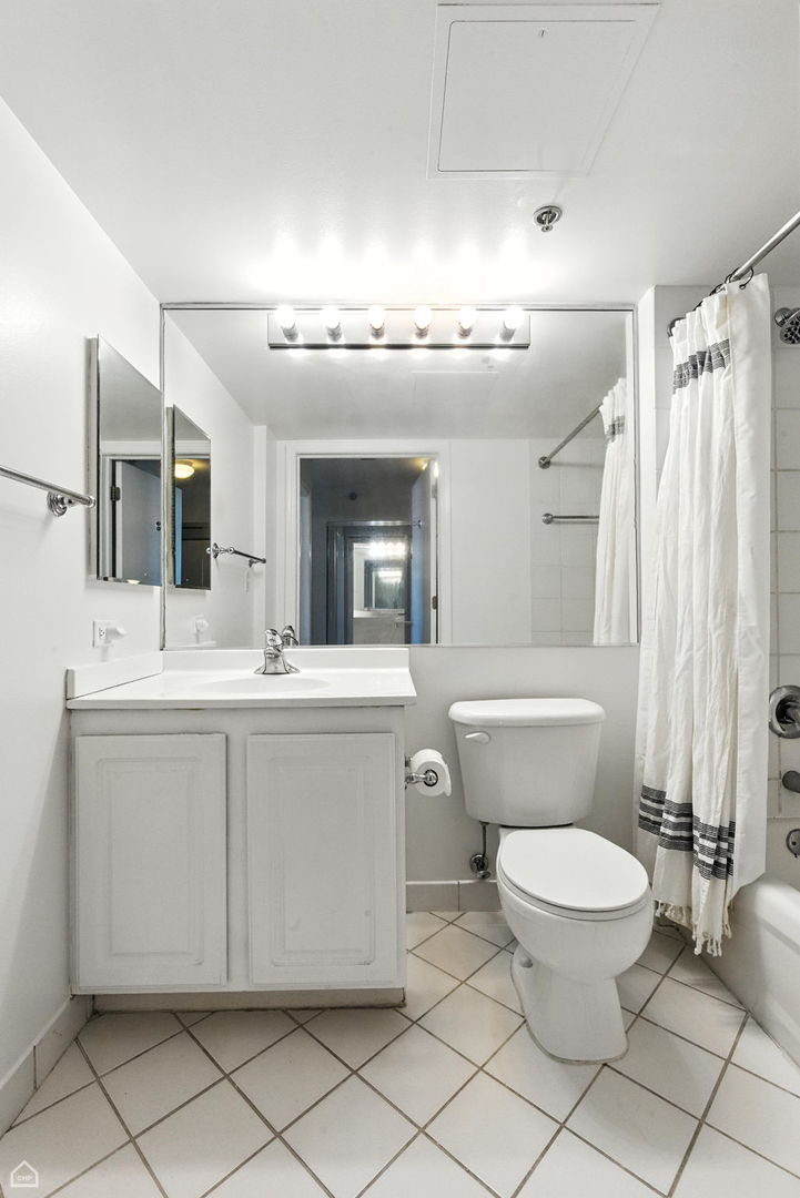 345 N Lasalle Street 2602 Property Photo 11
