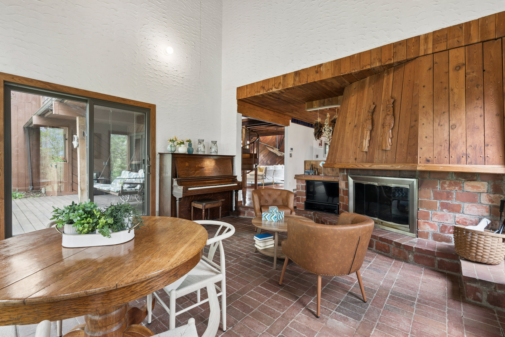 644 Schroeder Road Property Photo 15