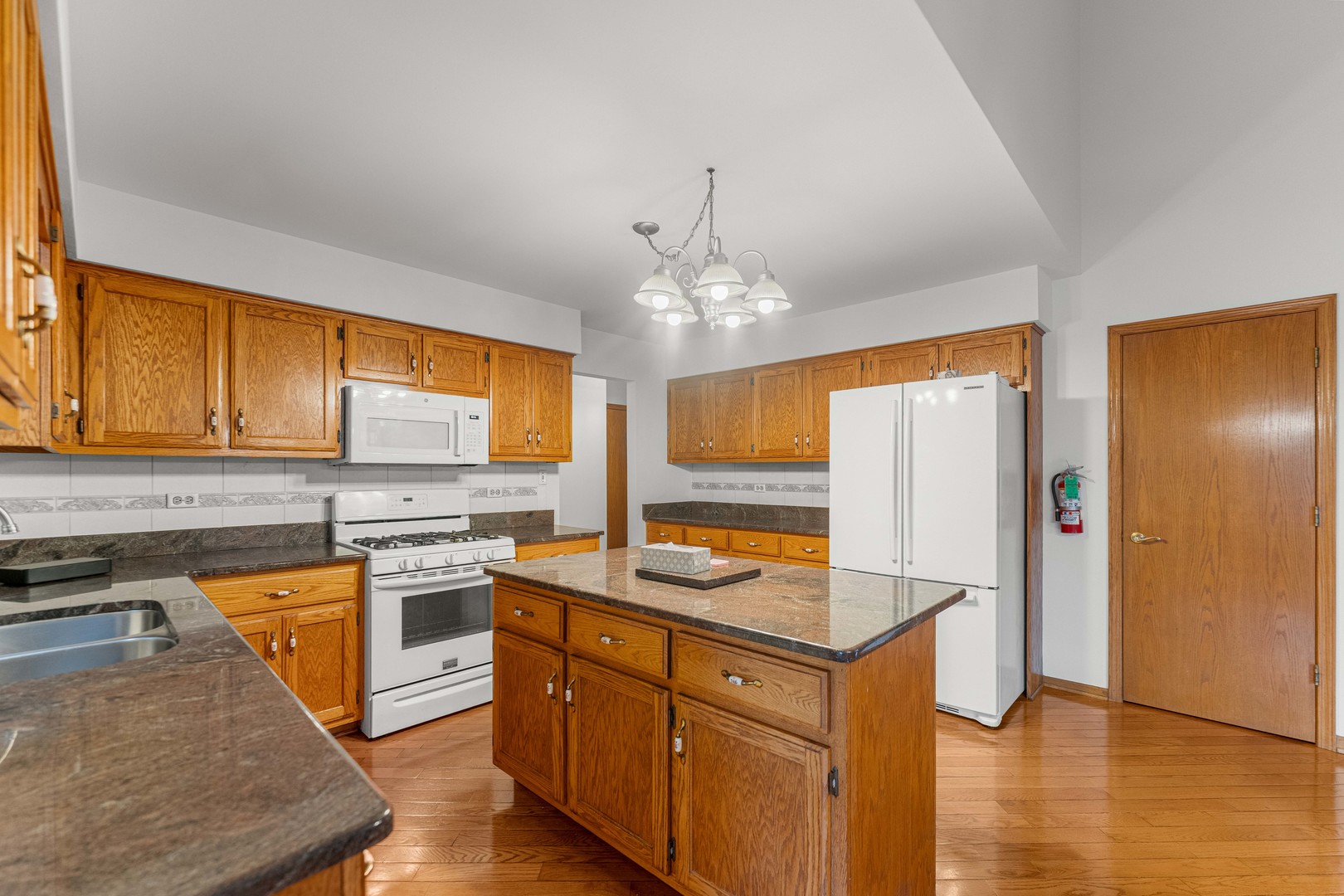 5037 W Herbert Court Property Photo 4