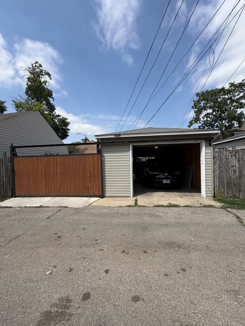 5171 W Wabansia Avenue Property Photo 23