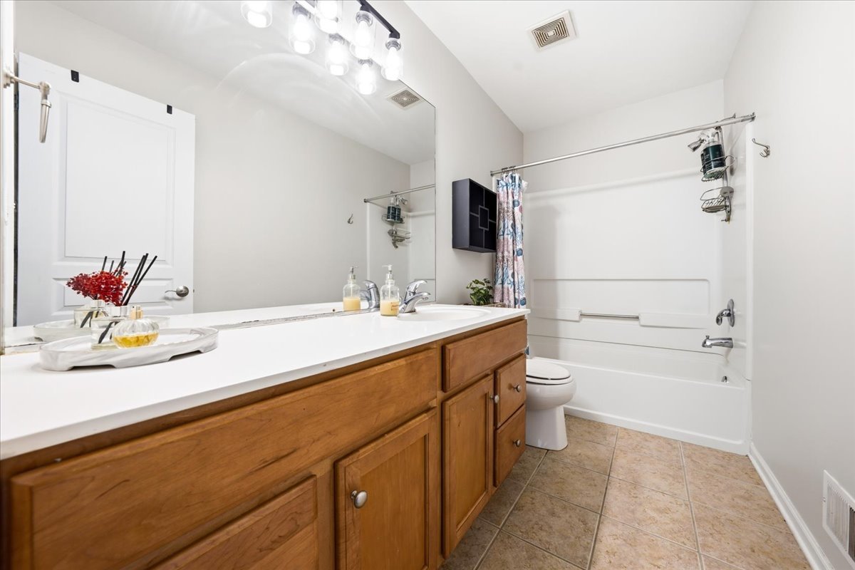 663 Huntington Boulevard Property Photo 12