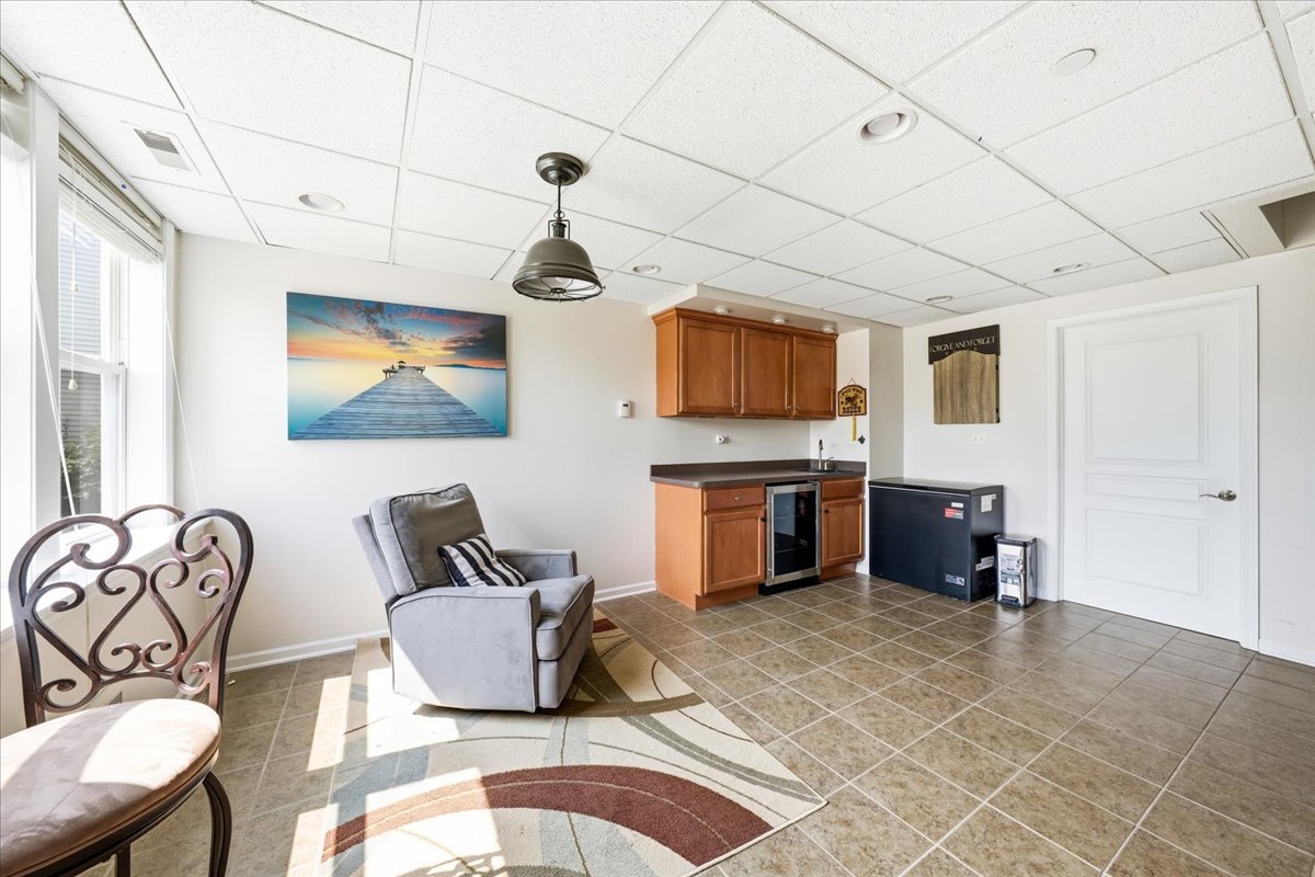 663 Huntington Boulevard Property Photo 19