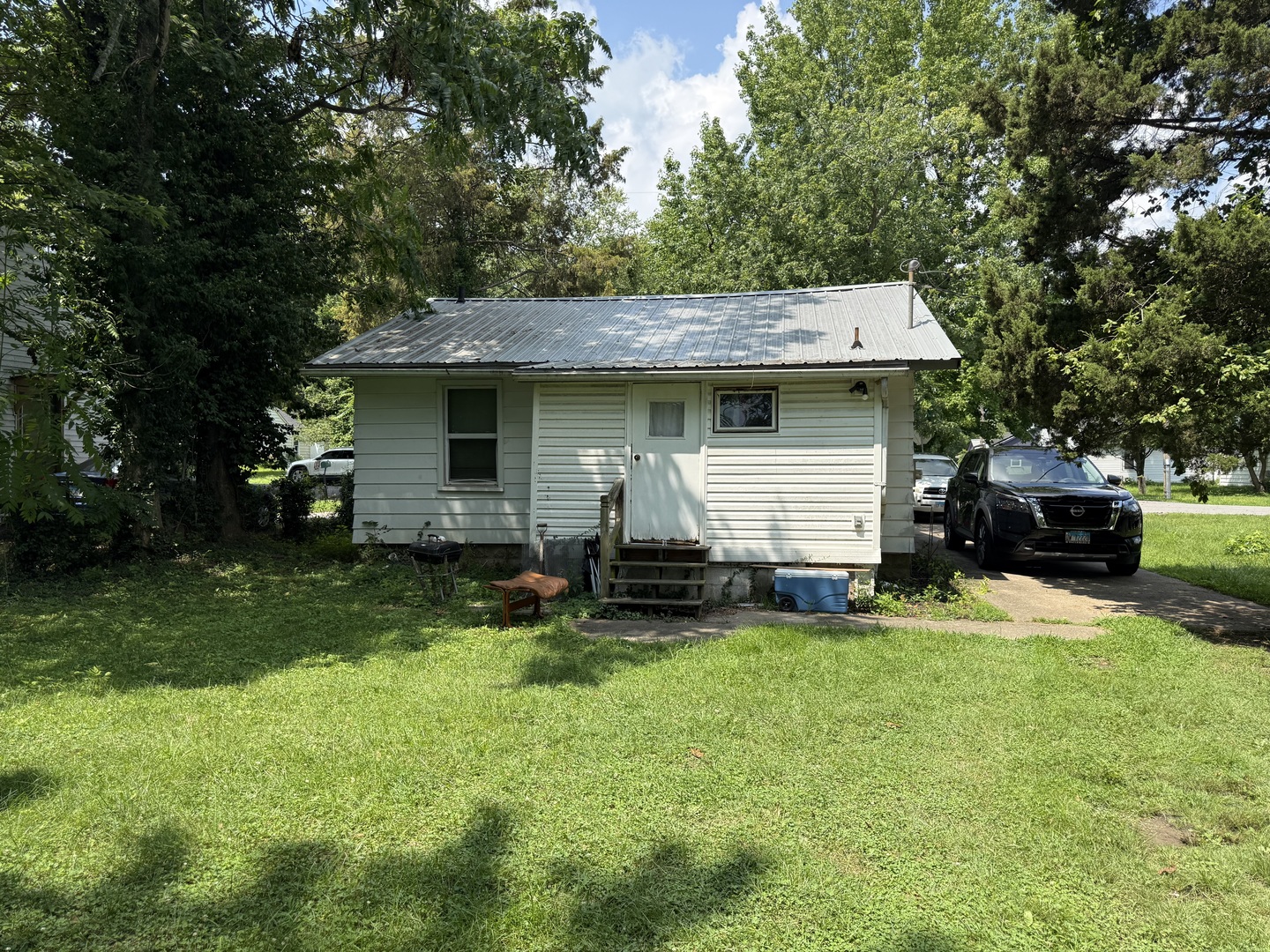715 N James Street Property Photo 3