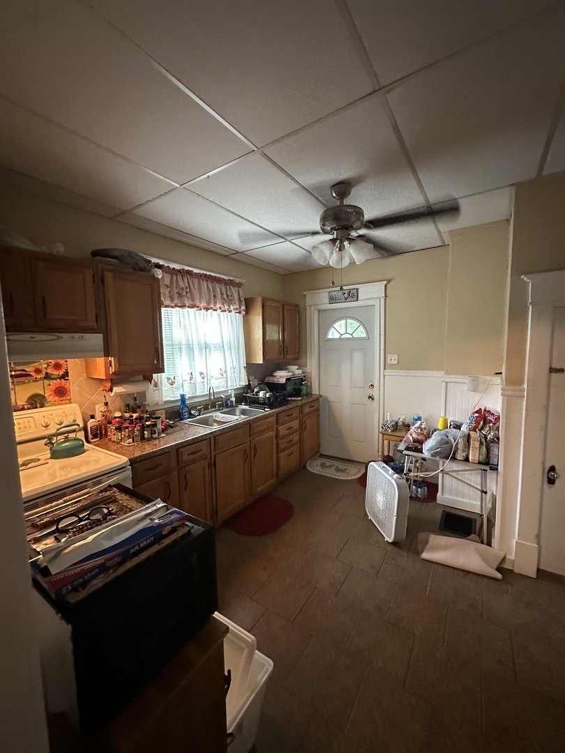 110 S Forest Avenue Property Photo 12