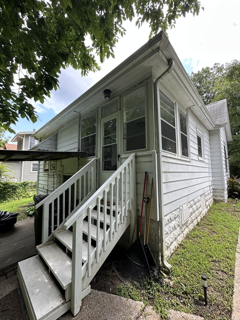 110 S Forest Avenue Property Photo 16