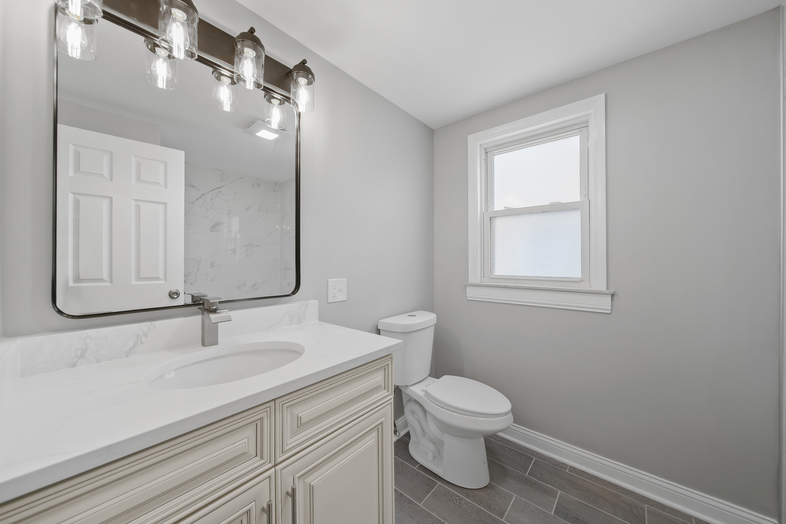 7119 N Merrimac Avenue Property Photo 4