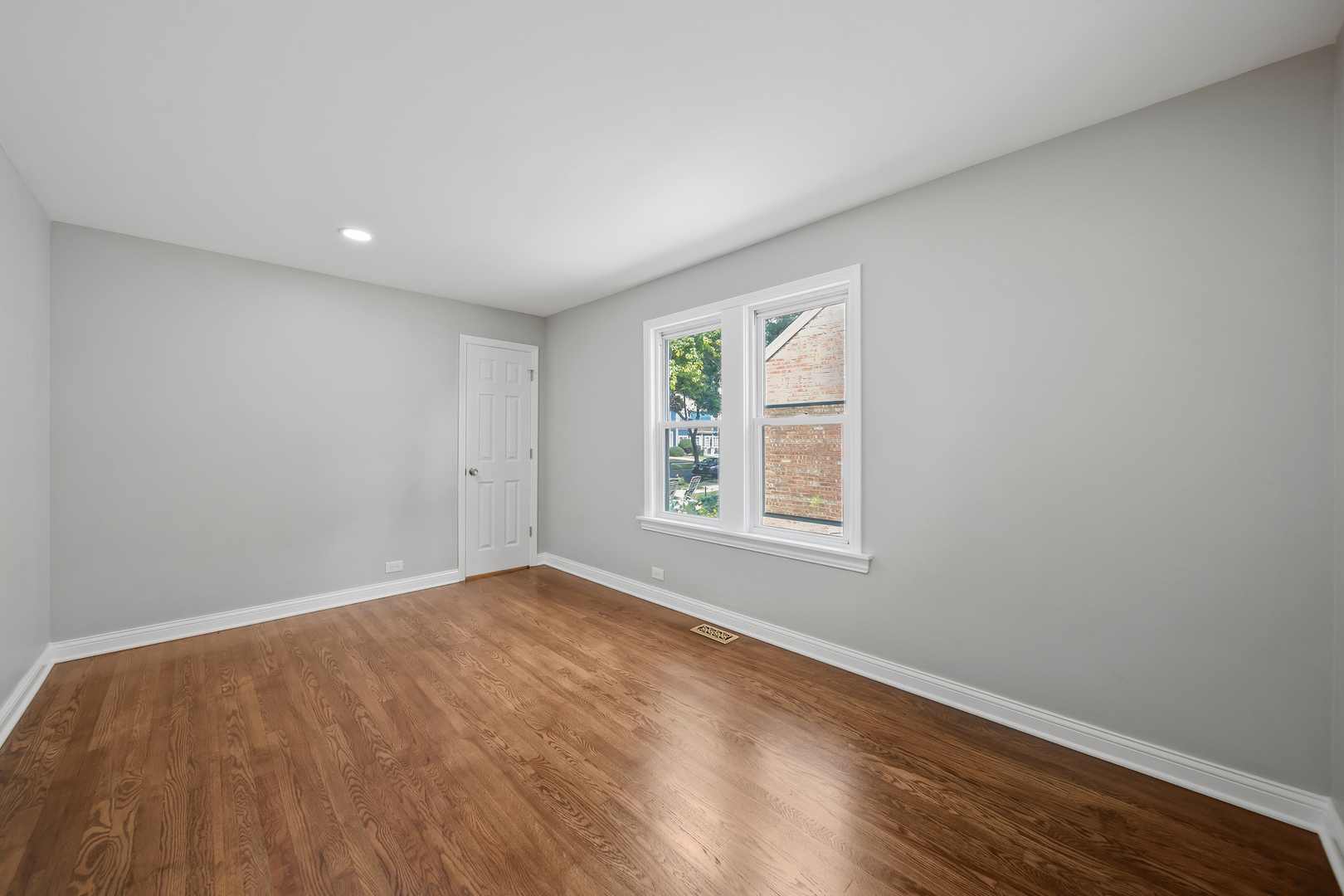 7119 N Merrimac Avenue Property Photo 15