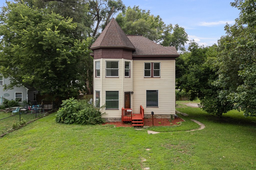 403 S 2nd Street