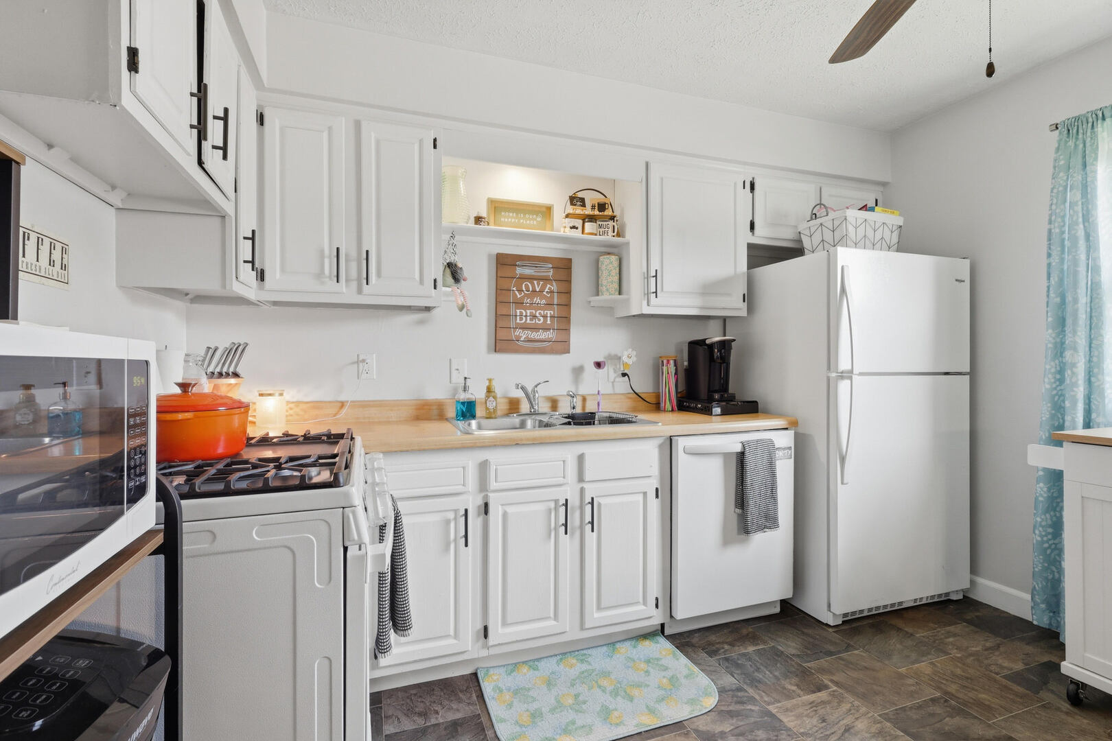 1845 W 58th Street Property Photo 5