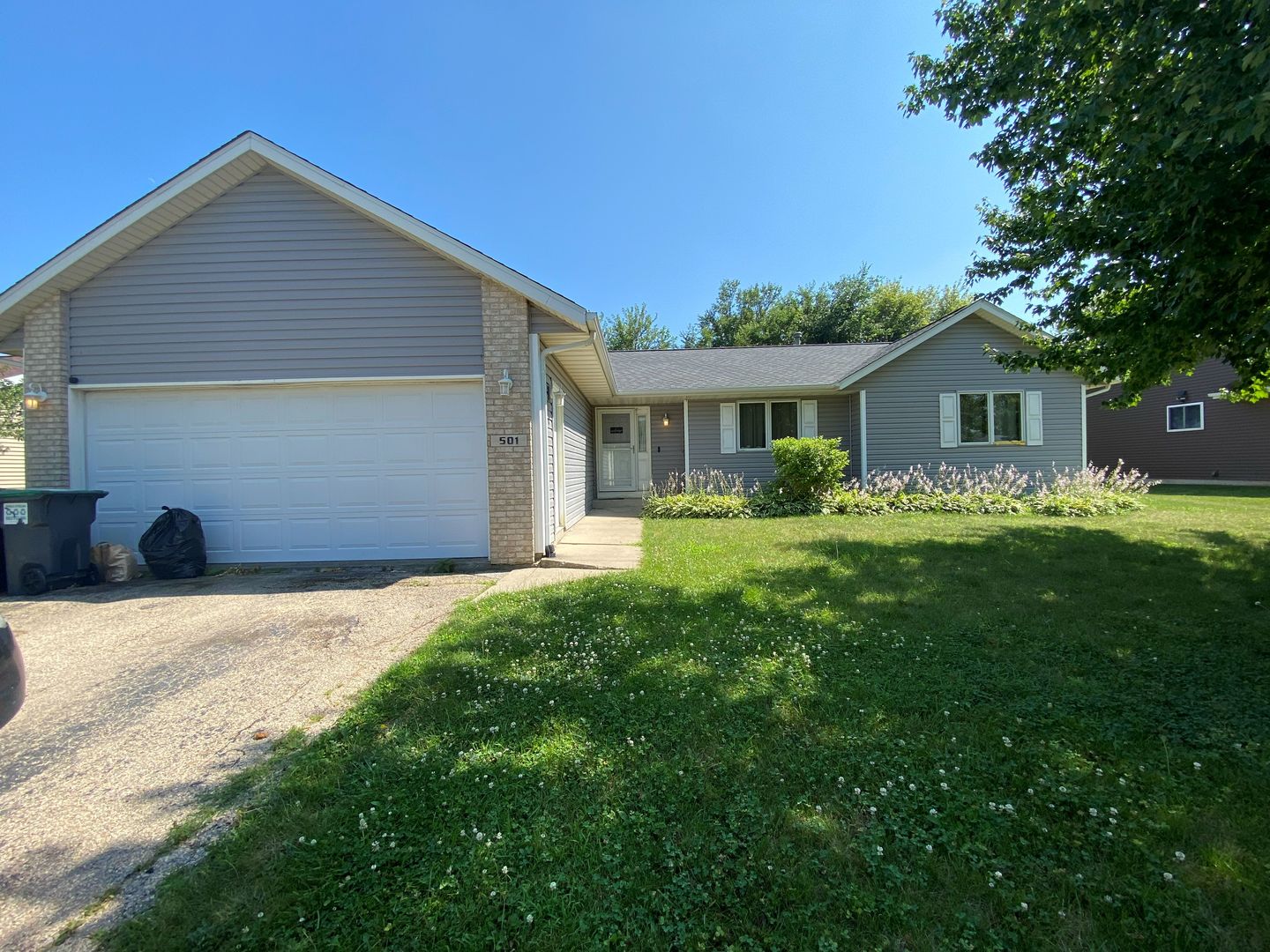 501 Hawkins Drive Property Photo 1