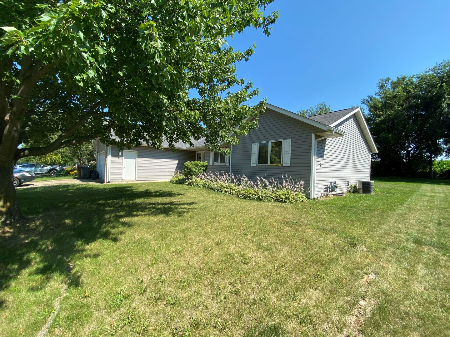 501 Hawkins Drive Property Photo 2