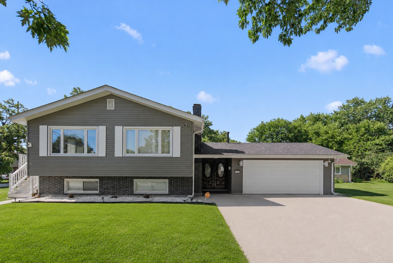 1115 191st Street Property Photo 2