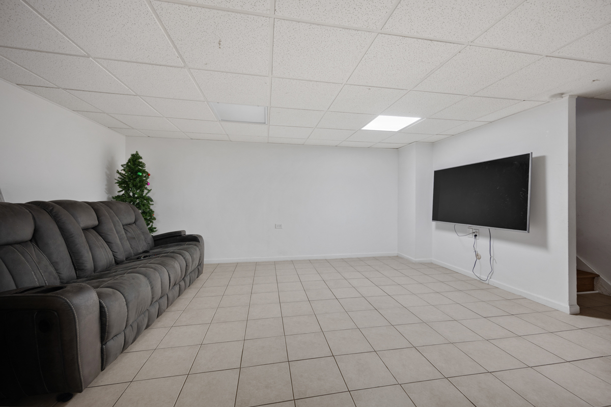 369 Cedar Tree Court Property Photo 16