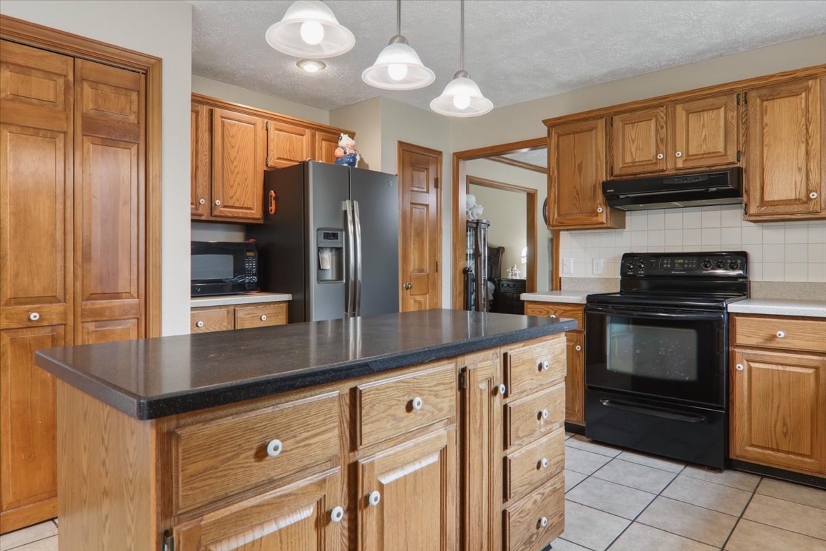 302 Ceilo View Street Property Photo 13