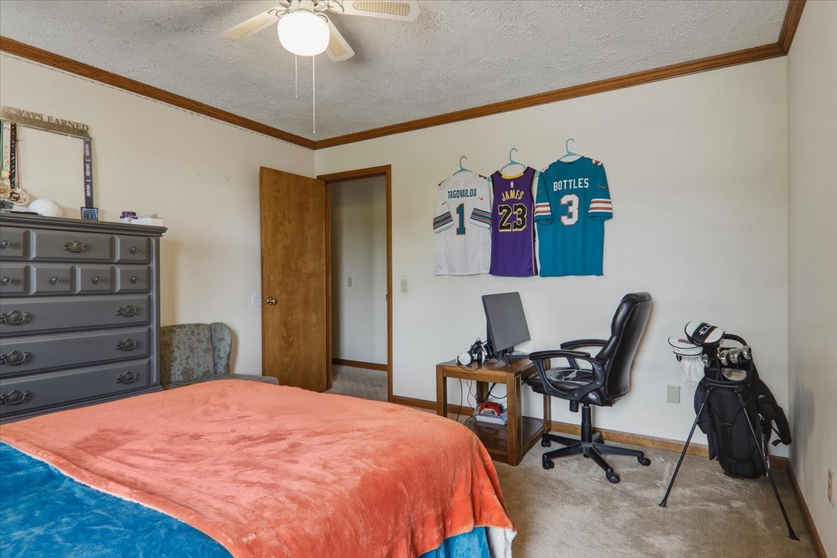 302 Ceilo View Street Property Photo 23