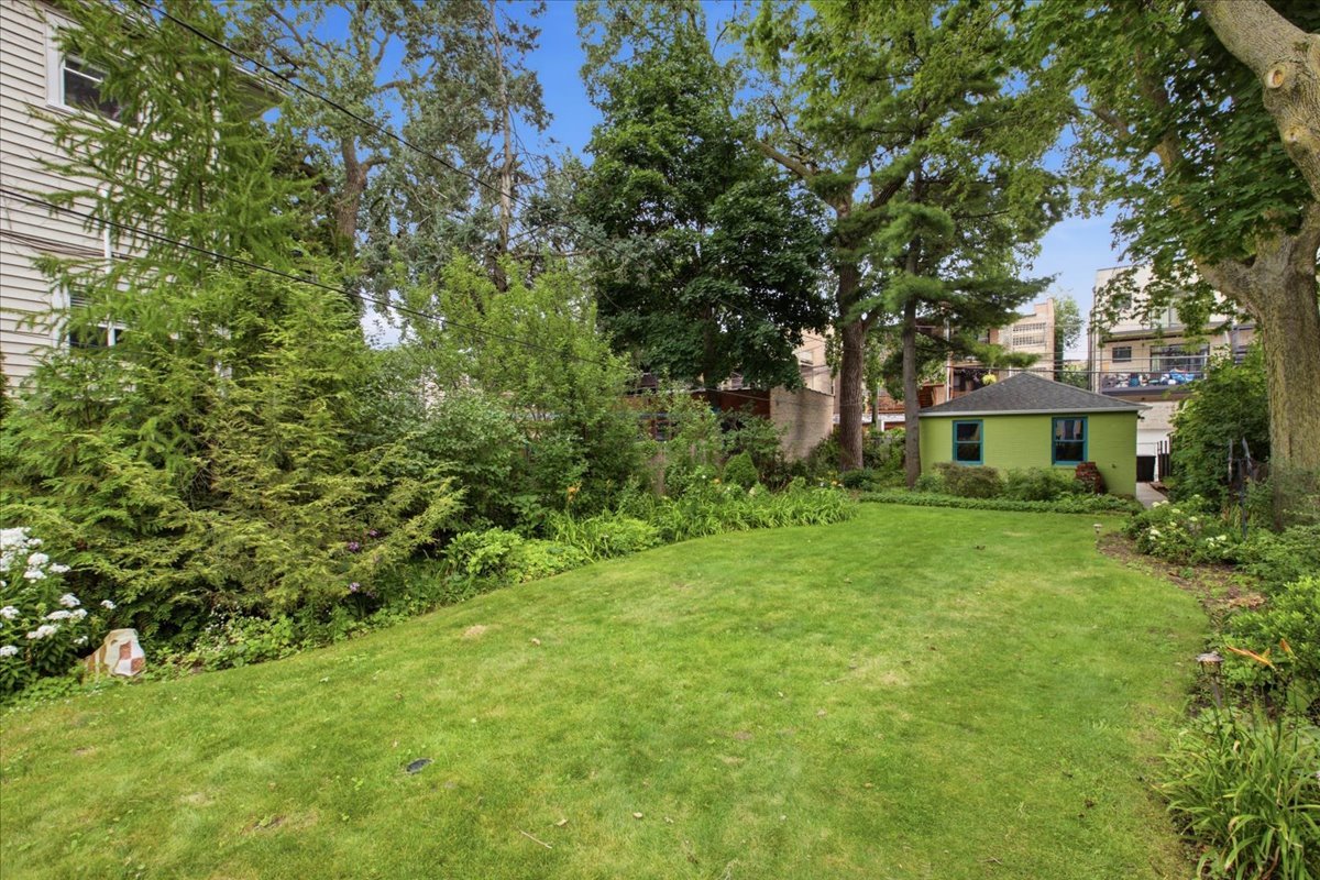 1527 W Juneway Terrace Property Photo 33