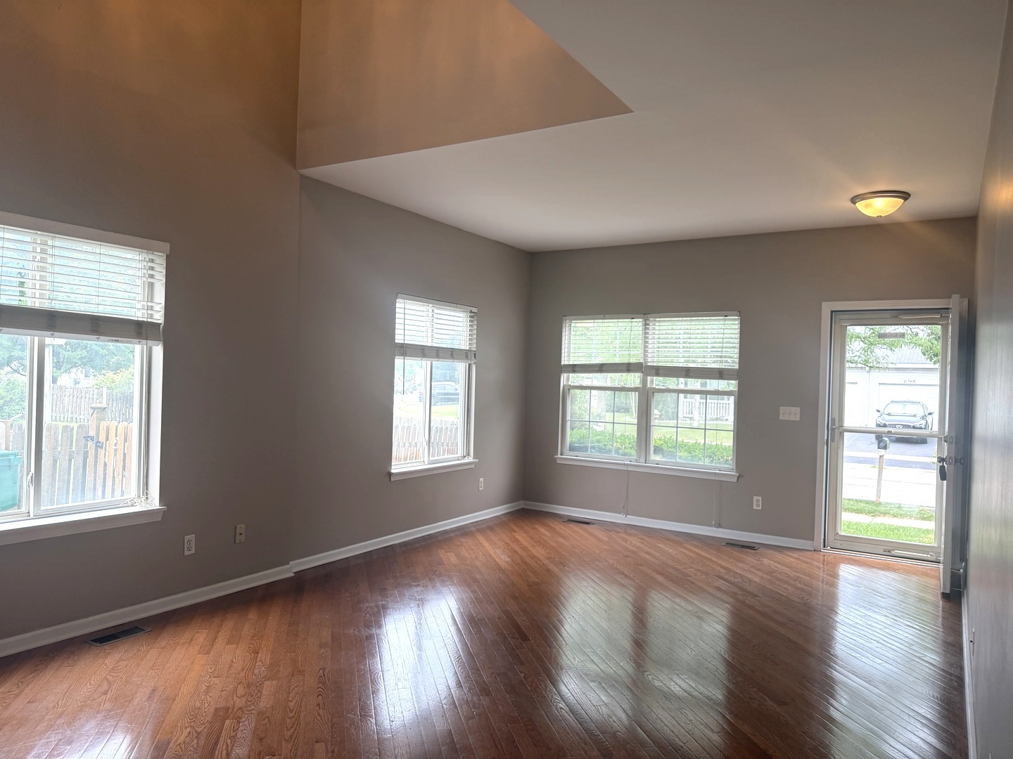 21529 Franklin Circle Property Photo 3