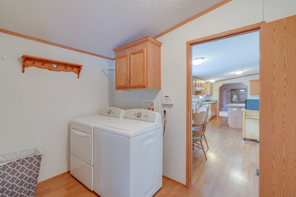 15547 Vivian Street Property Photo 33